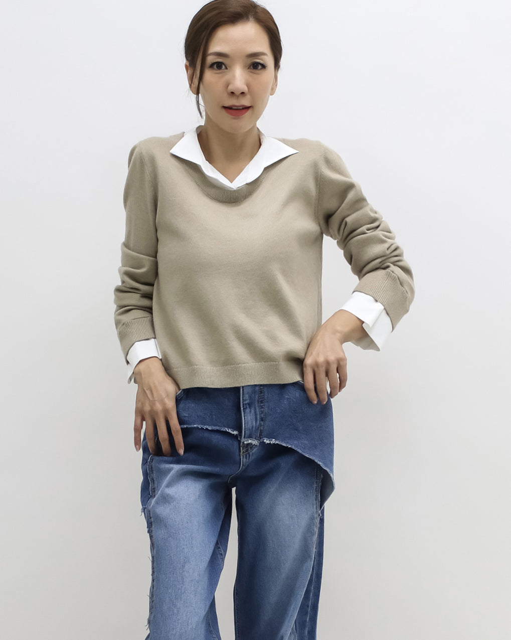 beige w/ ivory collar & cuffs knitted top