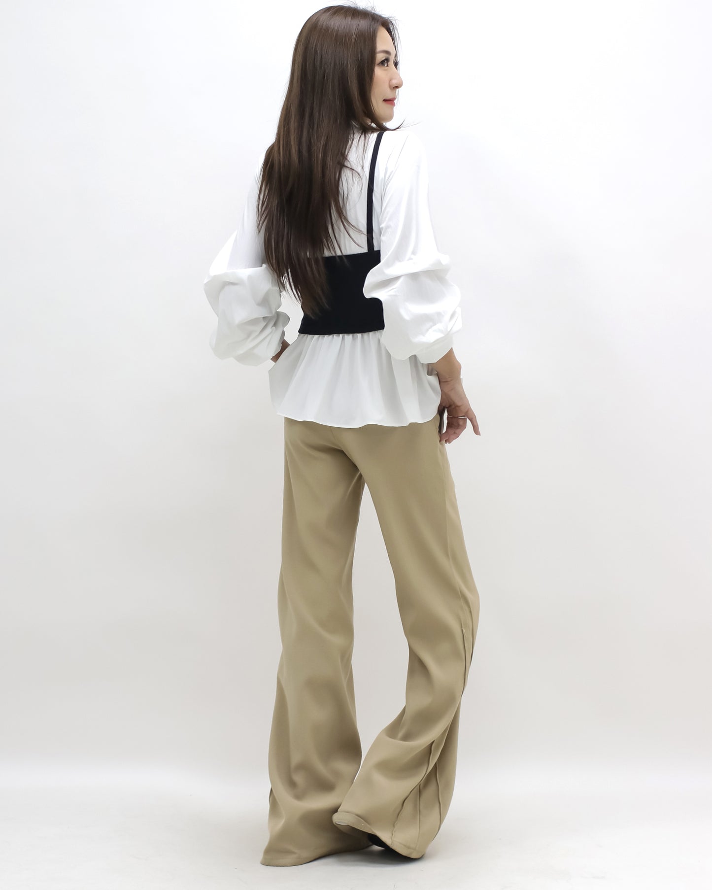ivory w/ black knitted vest ruched sleeve shirt