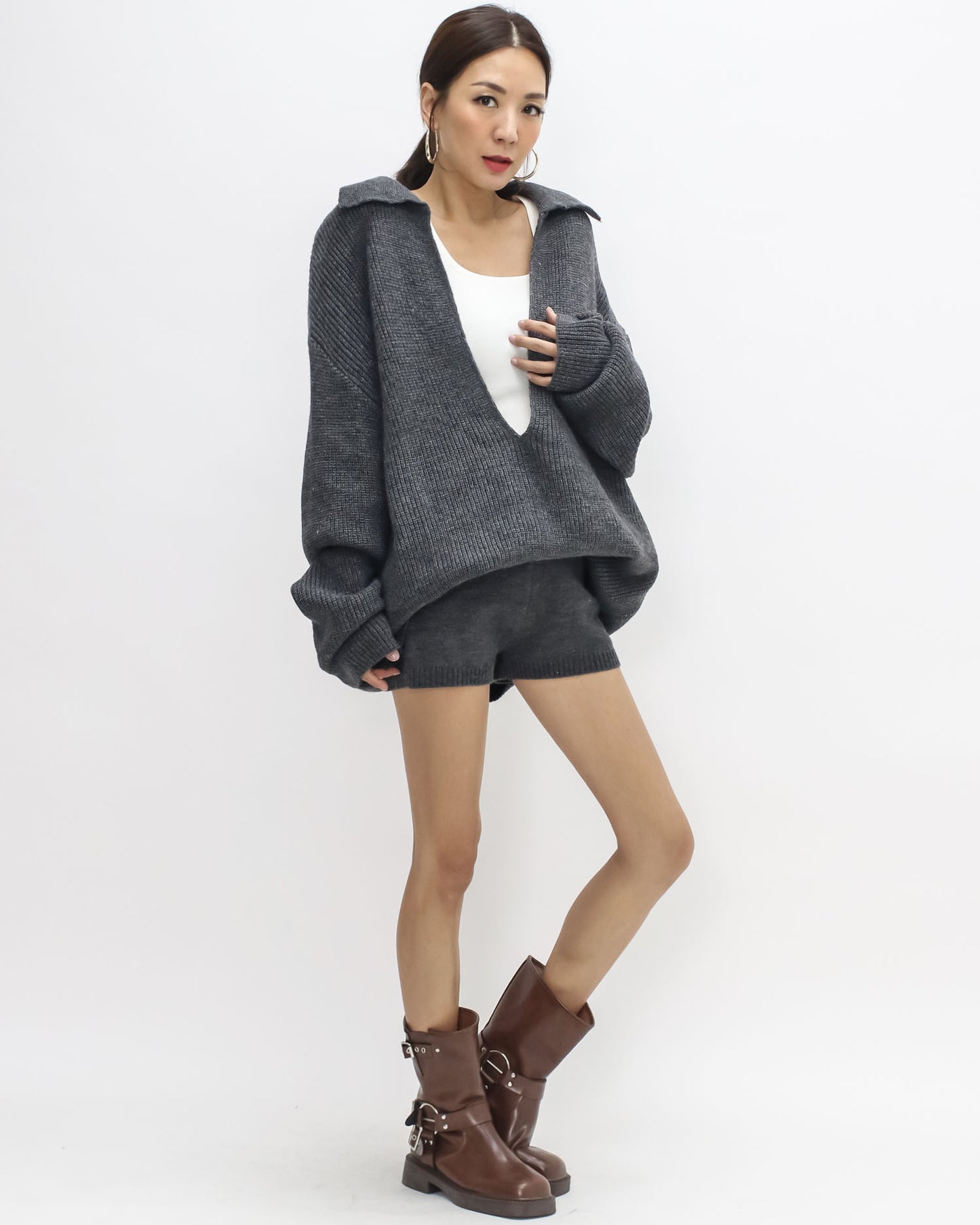 grey collar V neck & shorts knitted set