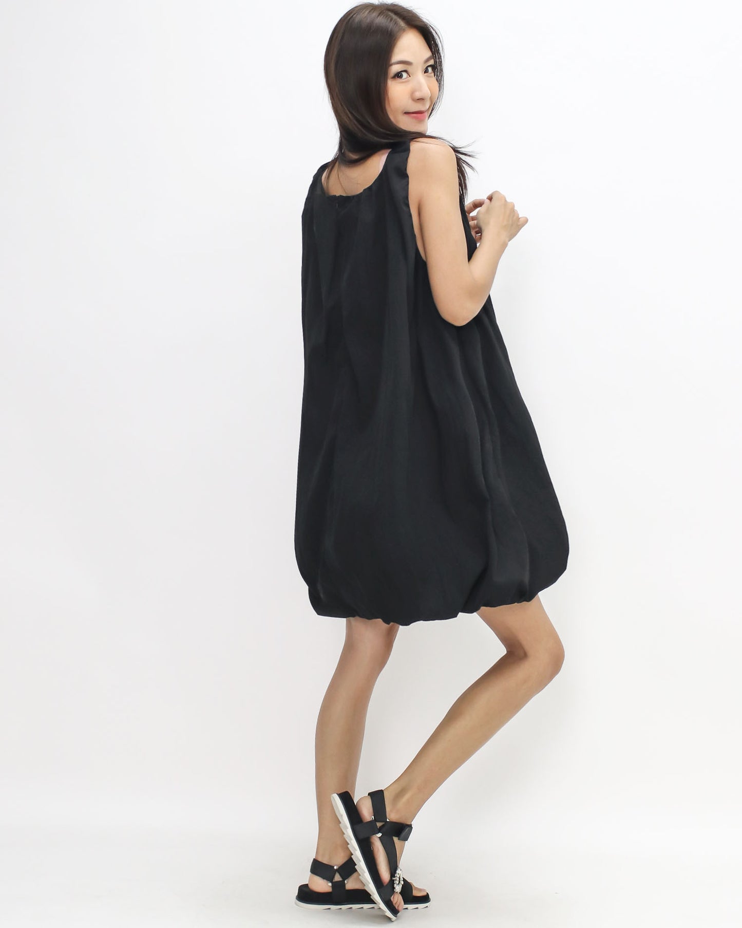 black puff hem vest dress *pre-order*