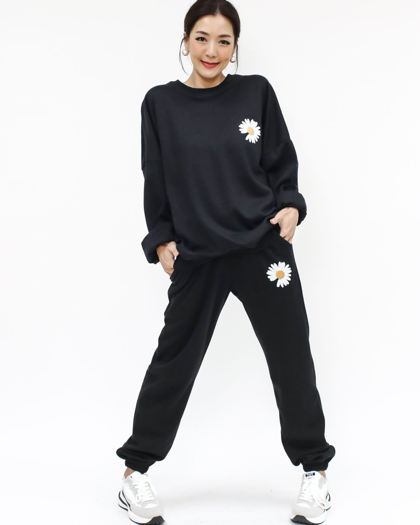 Black flower printed sweatshirt & joggers fleece set *pre-order*