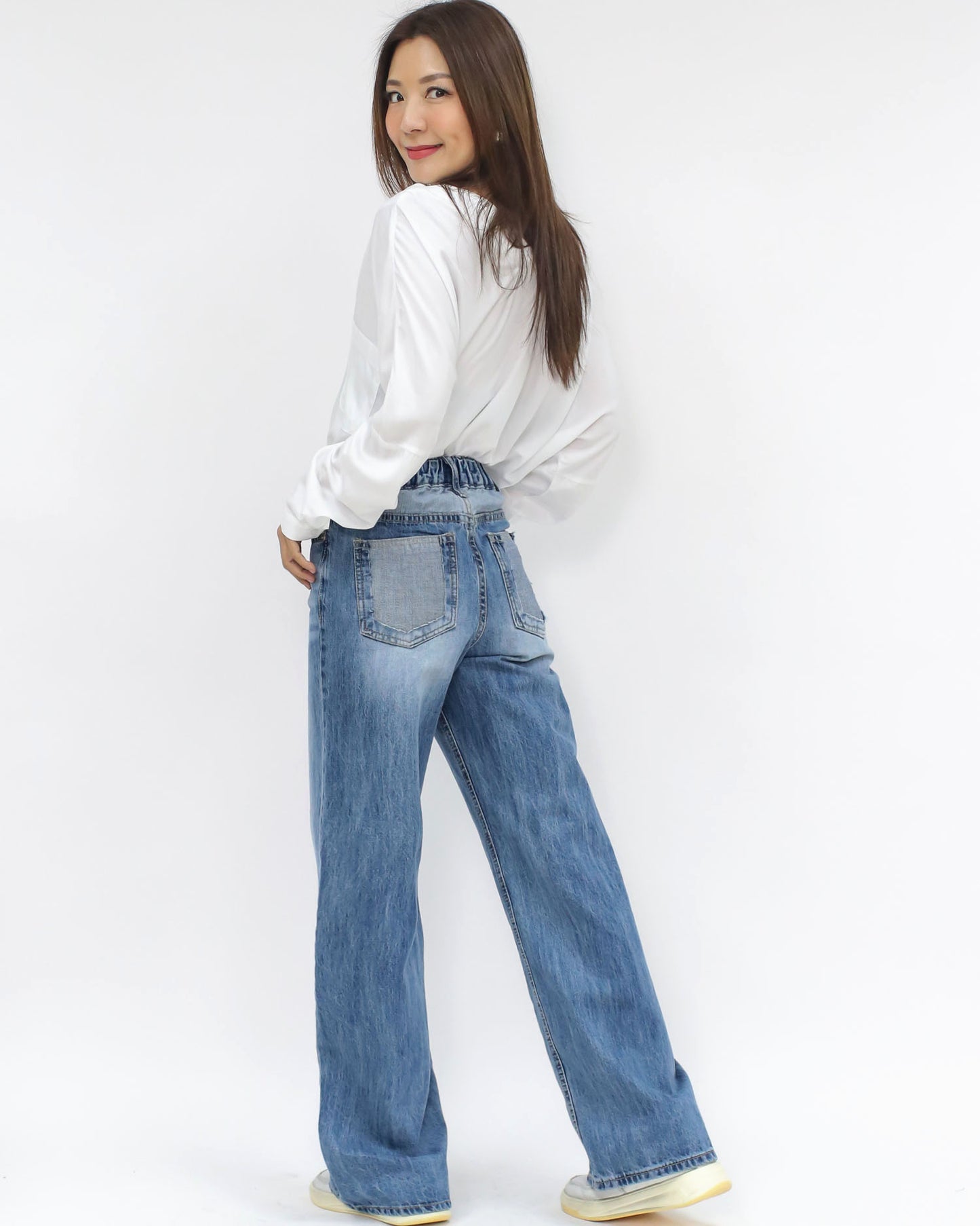 contrast washed blue denim straight legs jeans