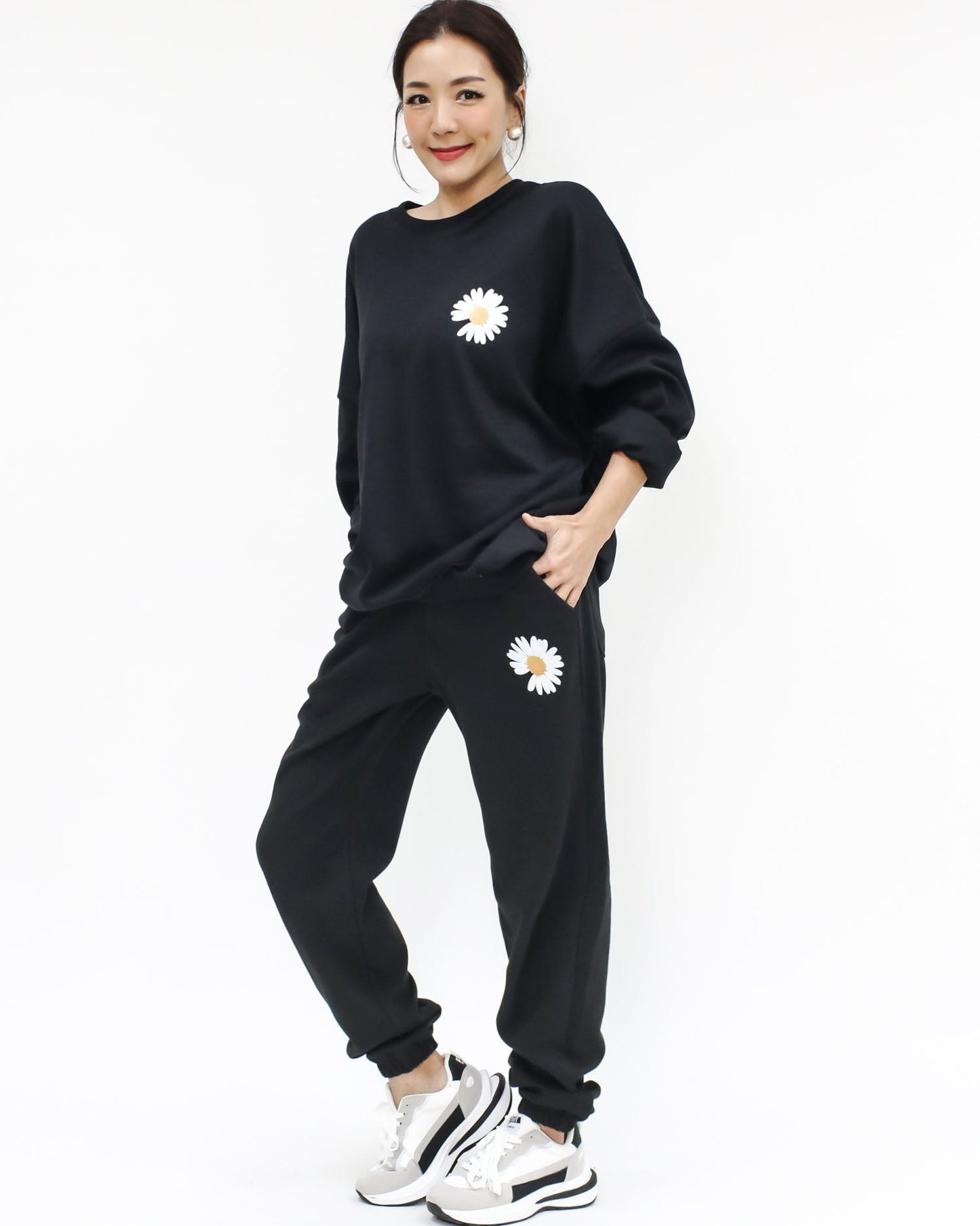 Black flower printed sweatshirt & joggers fleece set *pre-order*