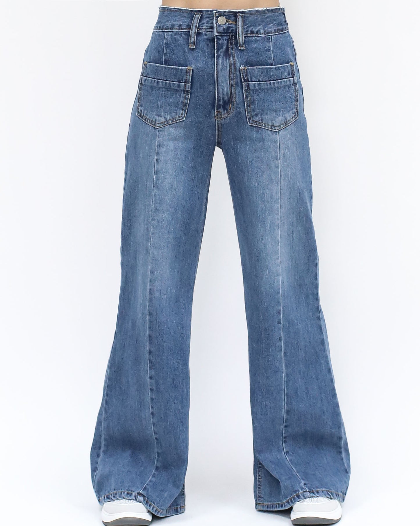 washed blue denim pocket front straight legs jeans *pre-order*