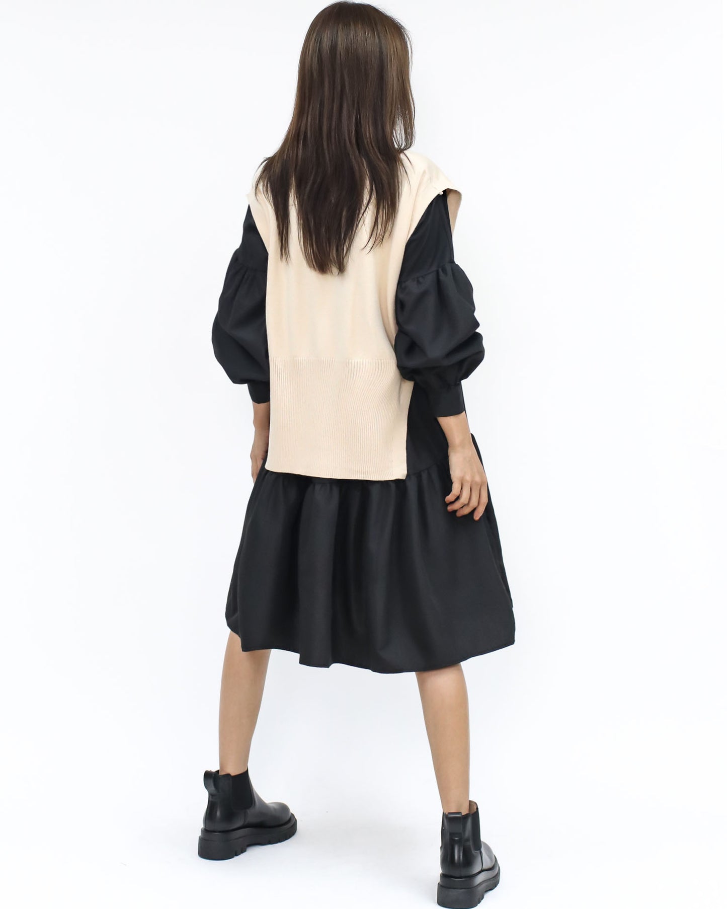 black shirt w/ beige knitted vest set