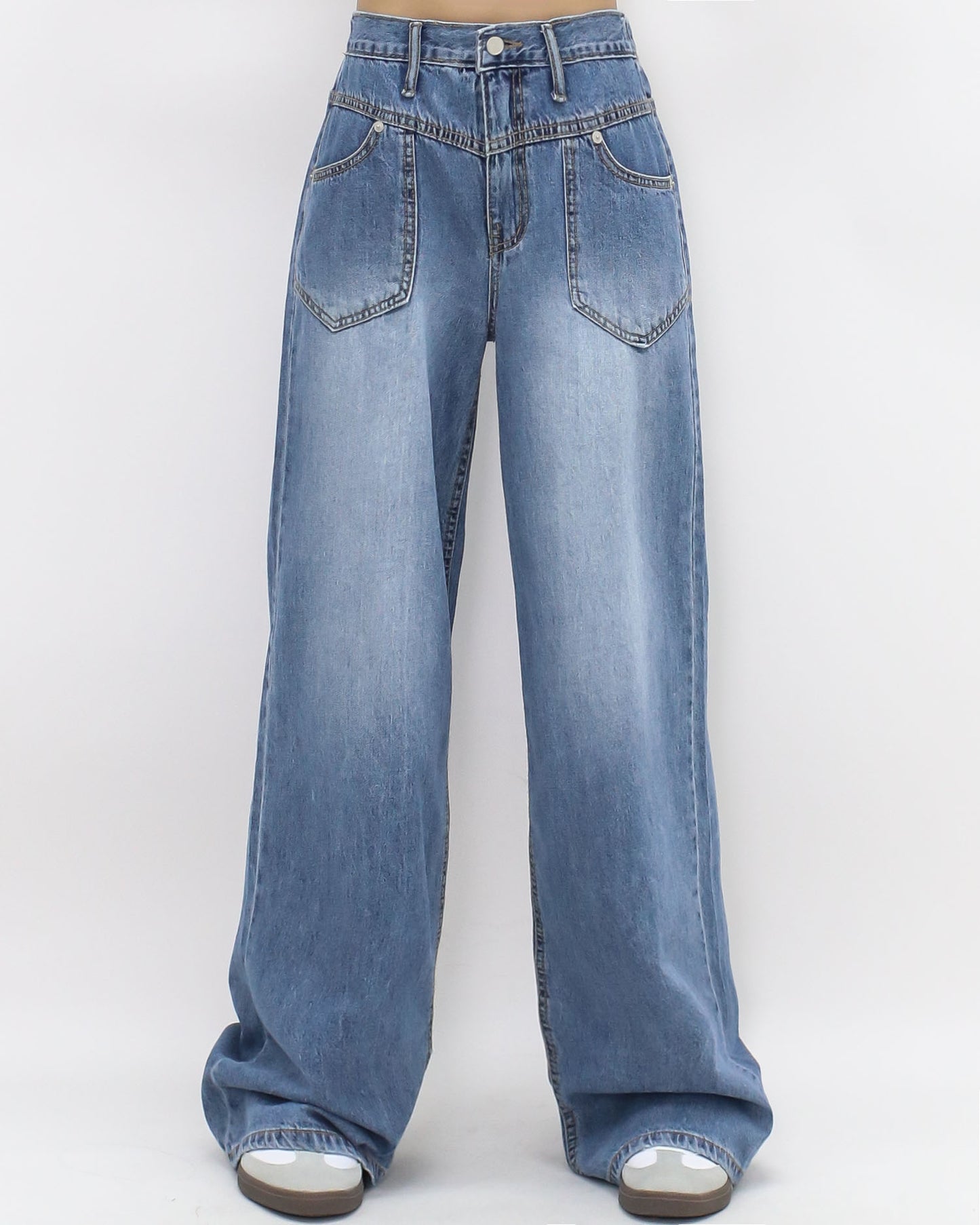 washed blue denim lose straight legs jeans *pre-order*