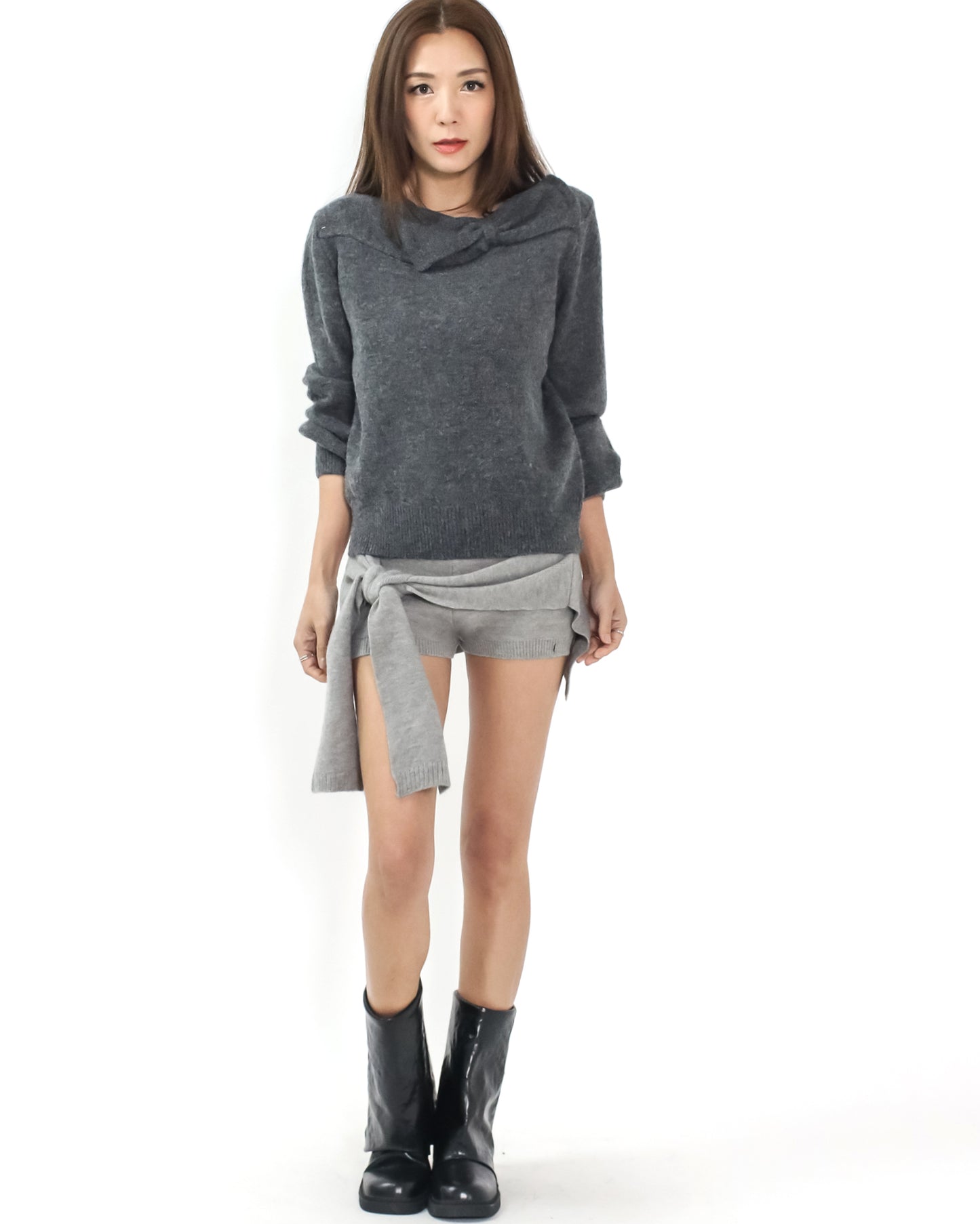 grey knot front knitted shorts