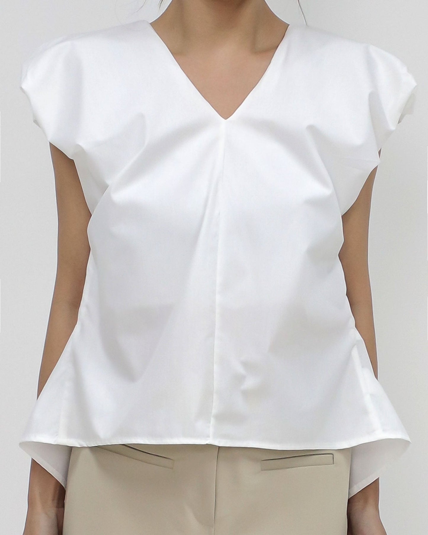 ivory V back puff shirt top *pre-order*