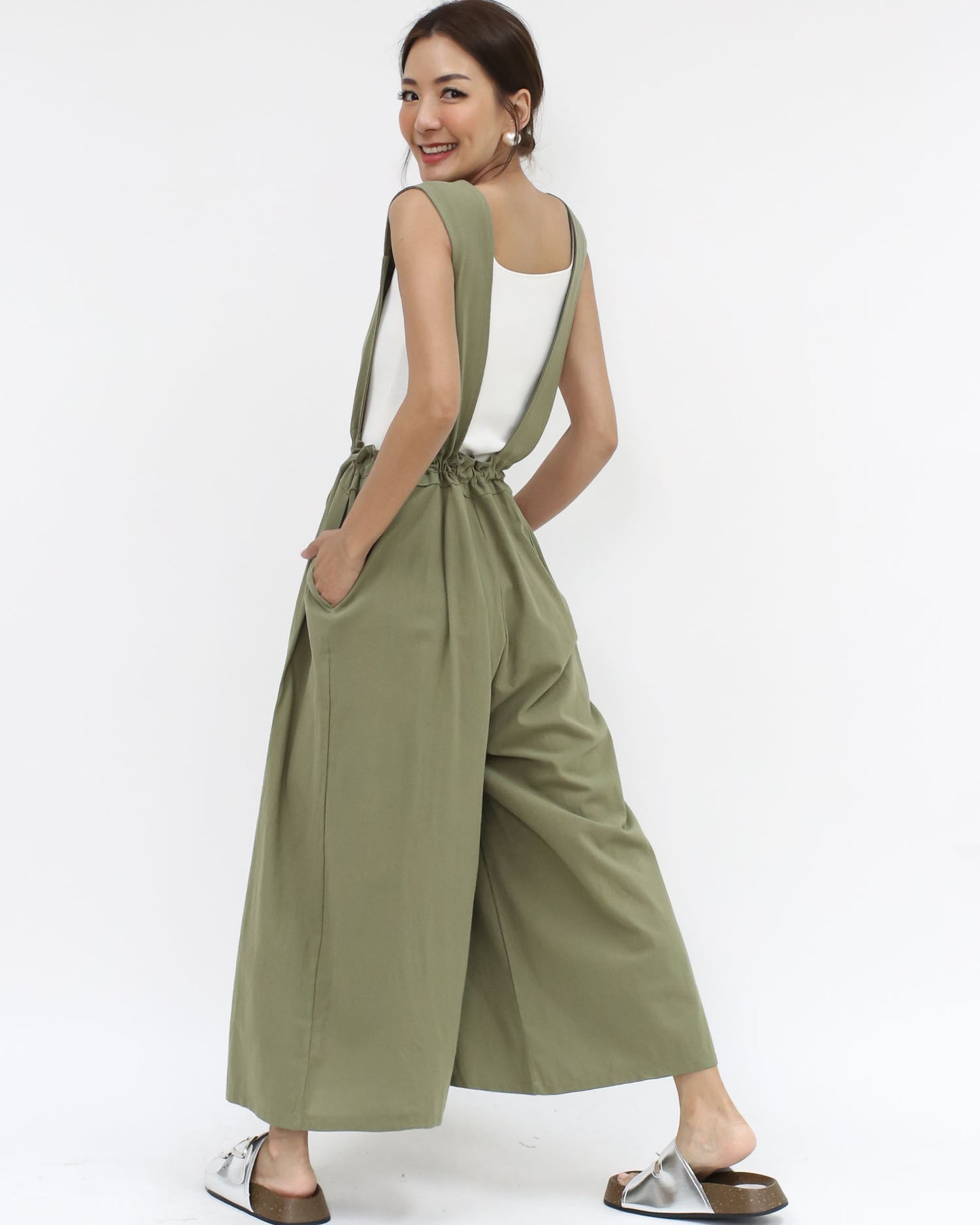 green straight legs jumpsuit *pre-order*