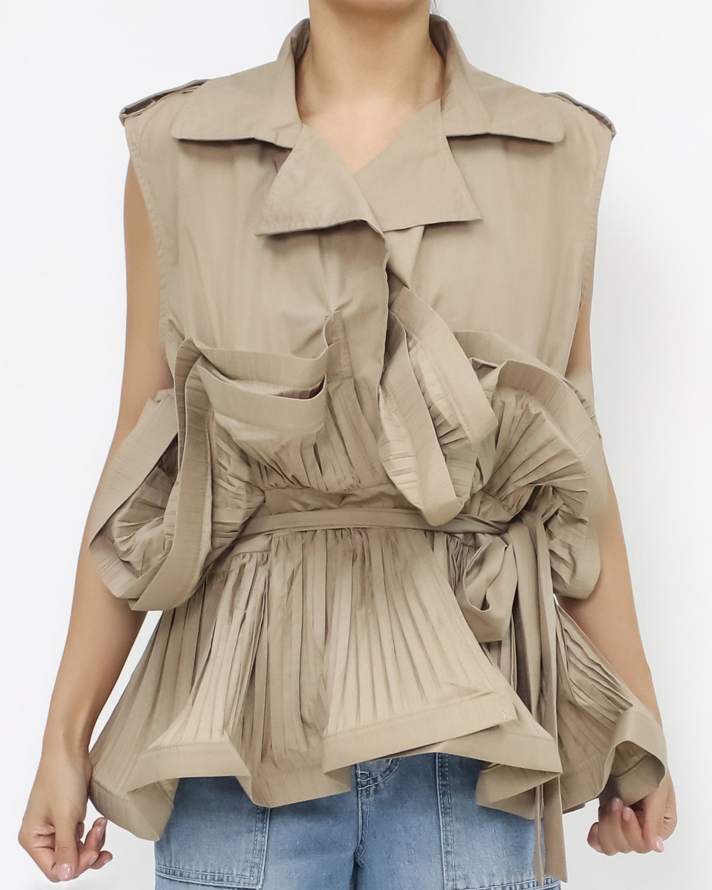 beige ruffles vest blazer w/ wrap belt