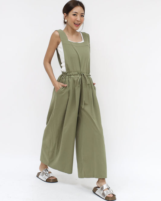 green straight legs jumpsuit *pre-order*