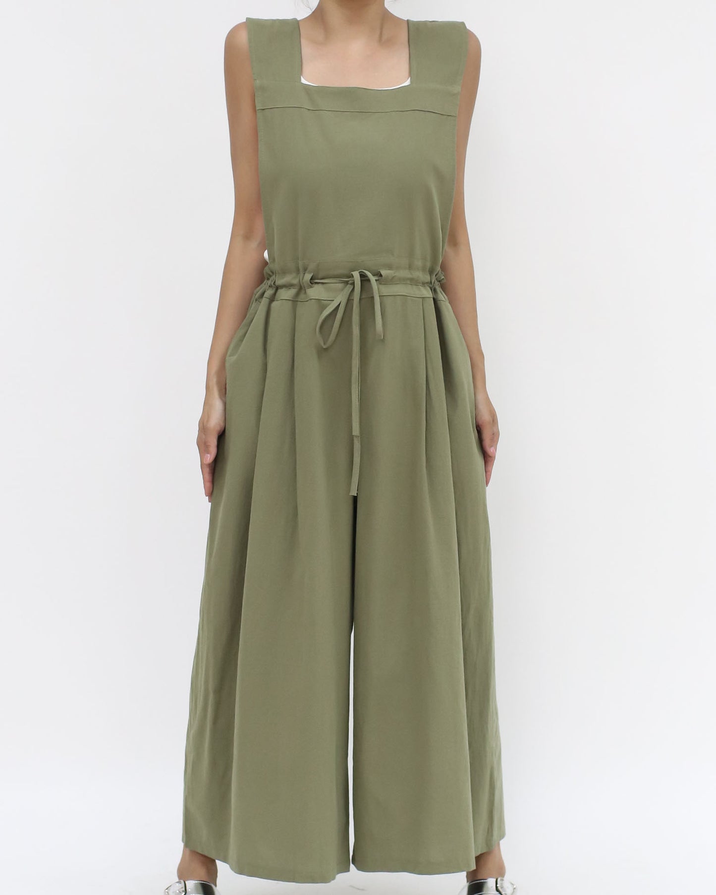 green straight legs jumpsuit *pre-order*