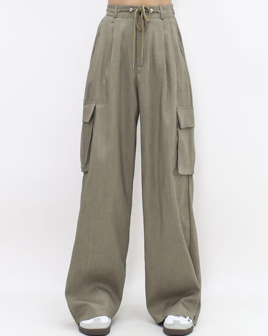 beige sides pockets cargo straight legs pants *pre-order*