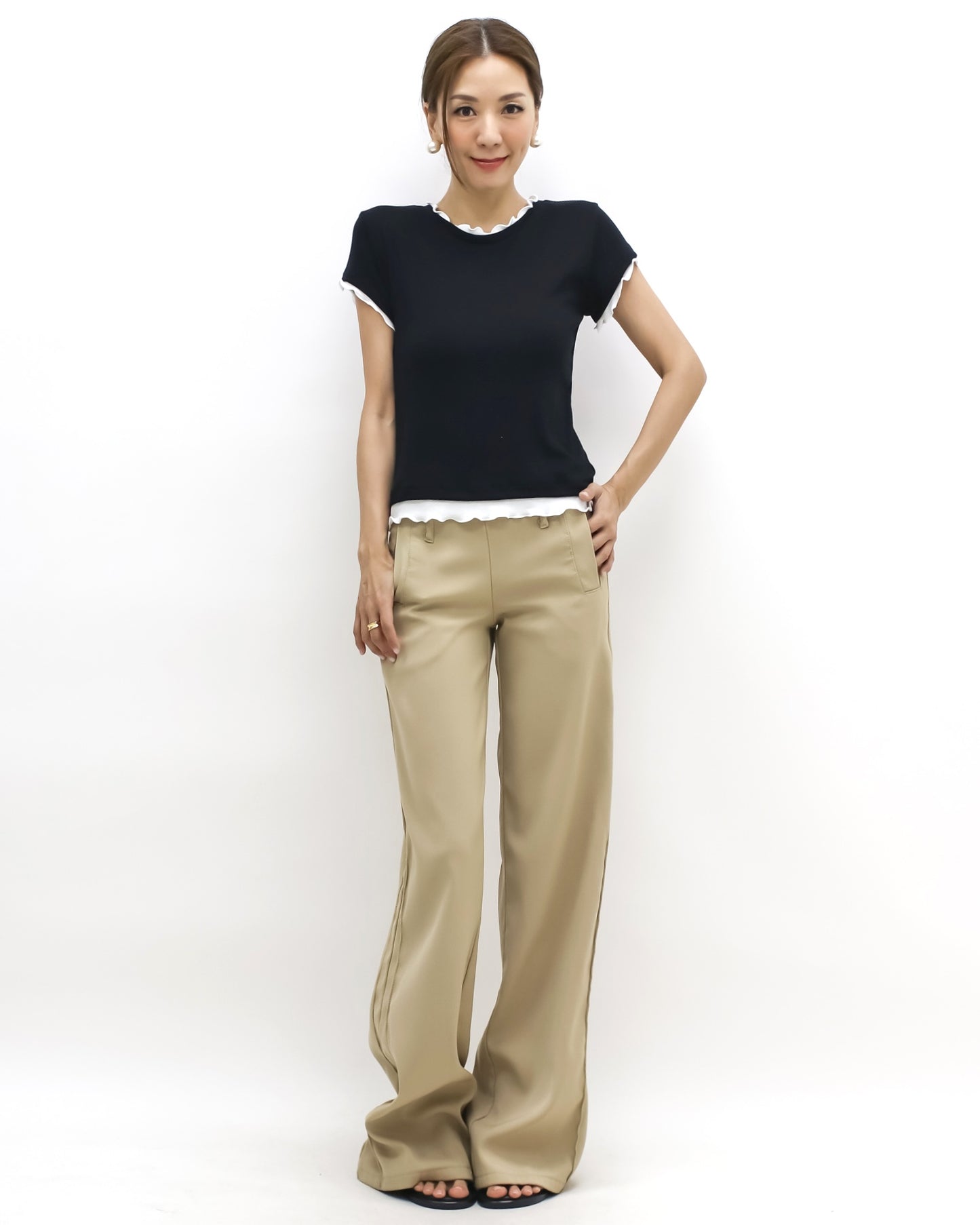 black w/ ivory ruffles hem tee