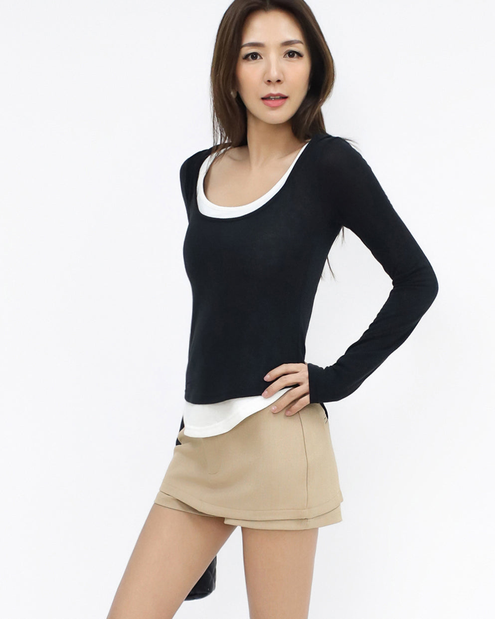 black & ivory layer curve hem top *pre-order*