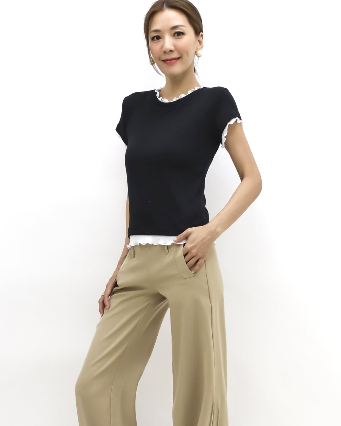 black w/ ivory ruffles hem tee