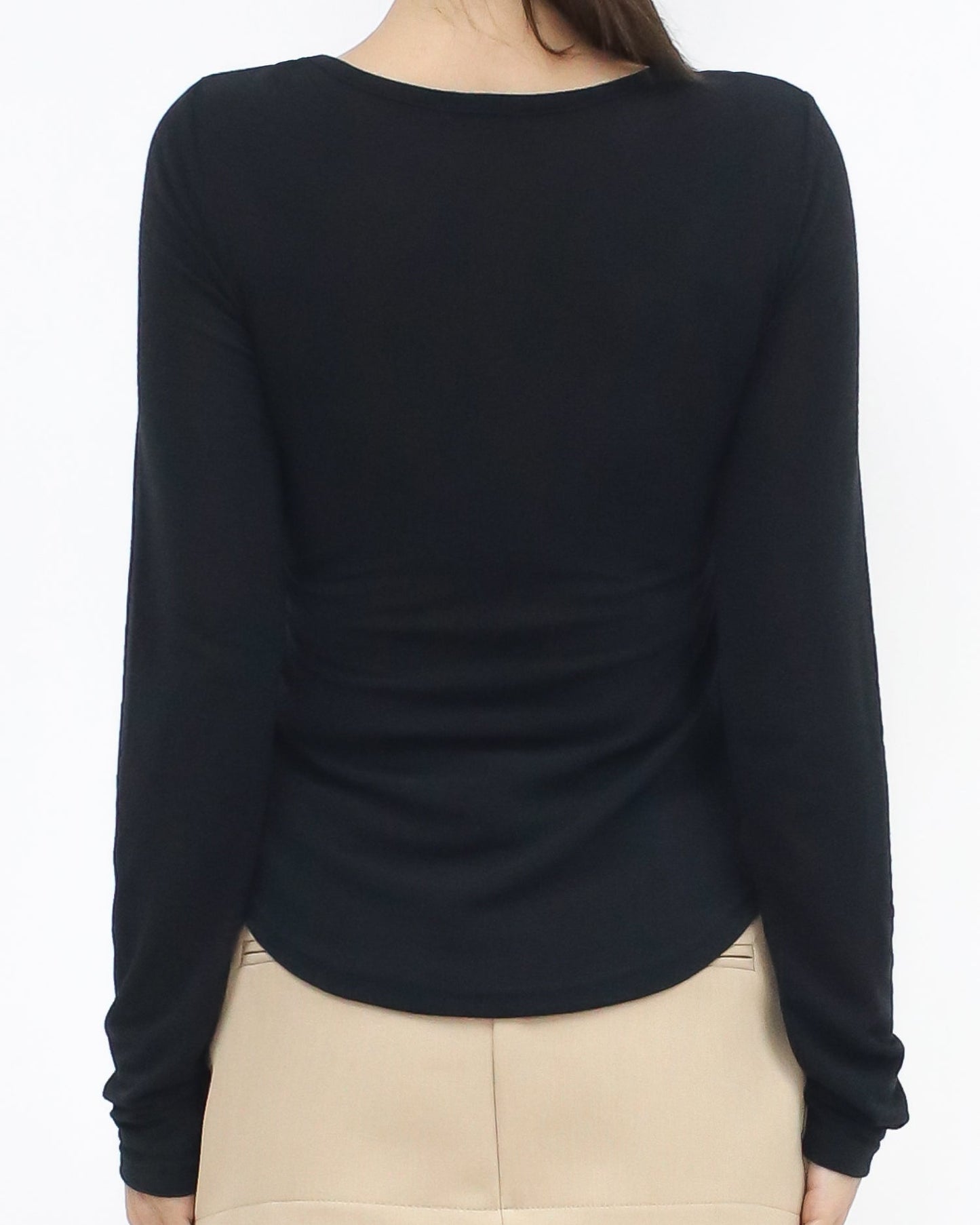 black & ivory layer curve hem top *pre-order*