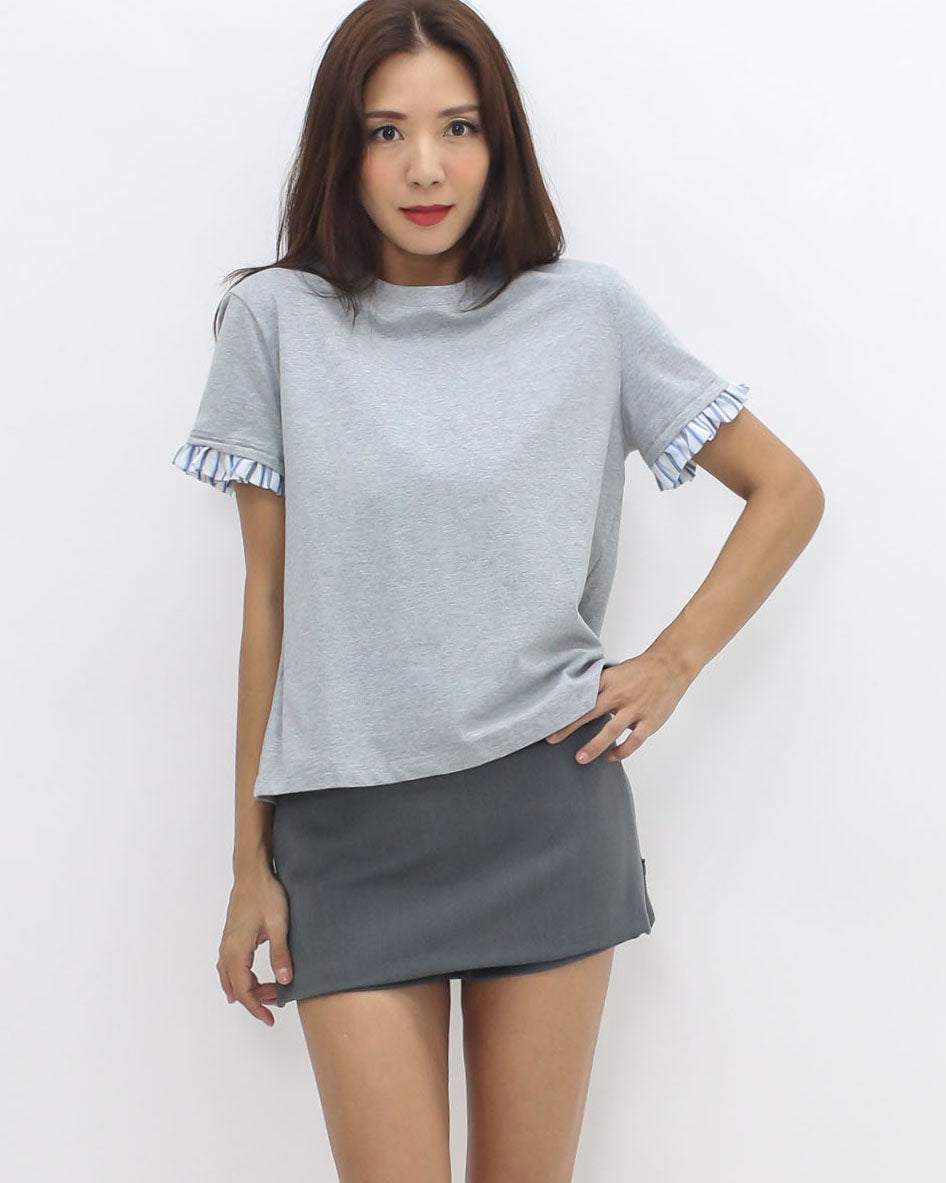 grey w/ blue stripes shirt hem tee