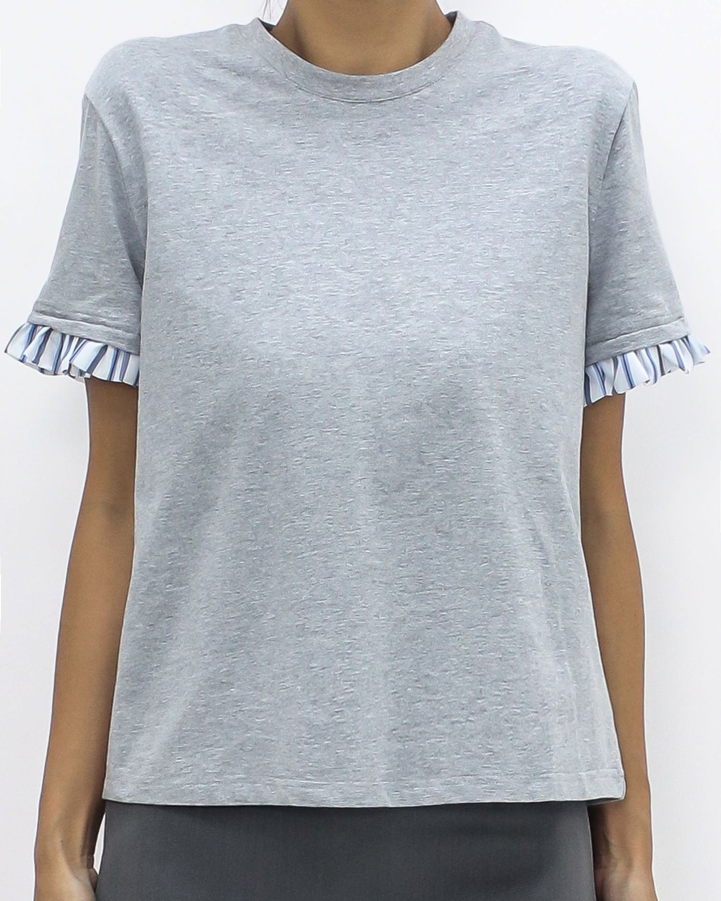 grey w/ blue stripes shirt hem tee