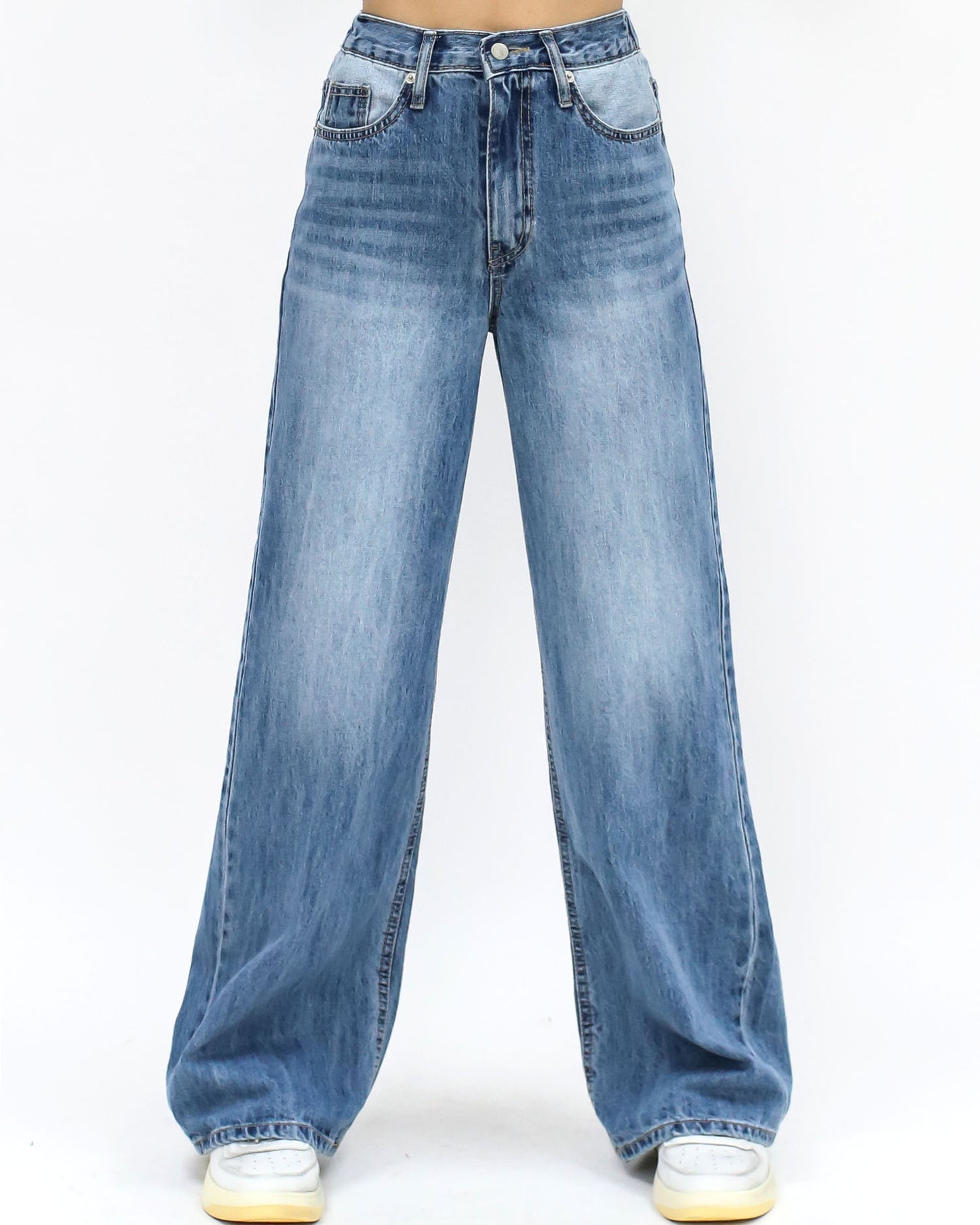 contrast washed blue denim straight legs jeans