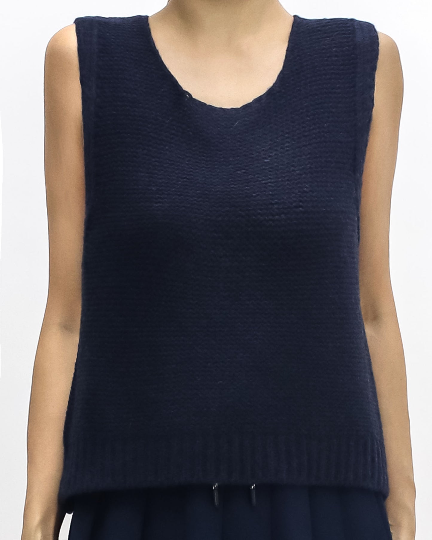 navy w/ ivory bows back knitted vest