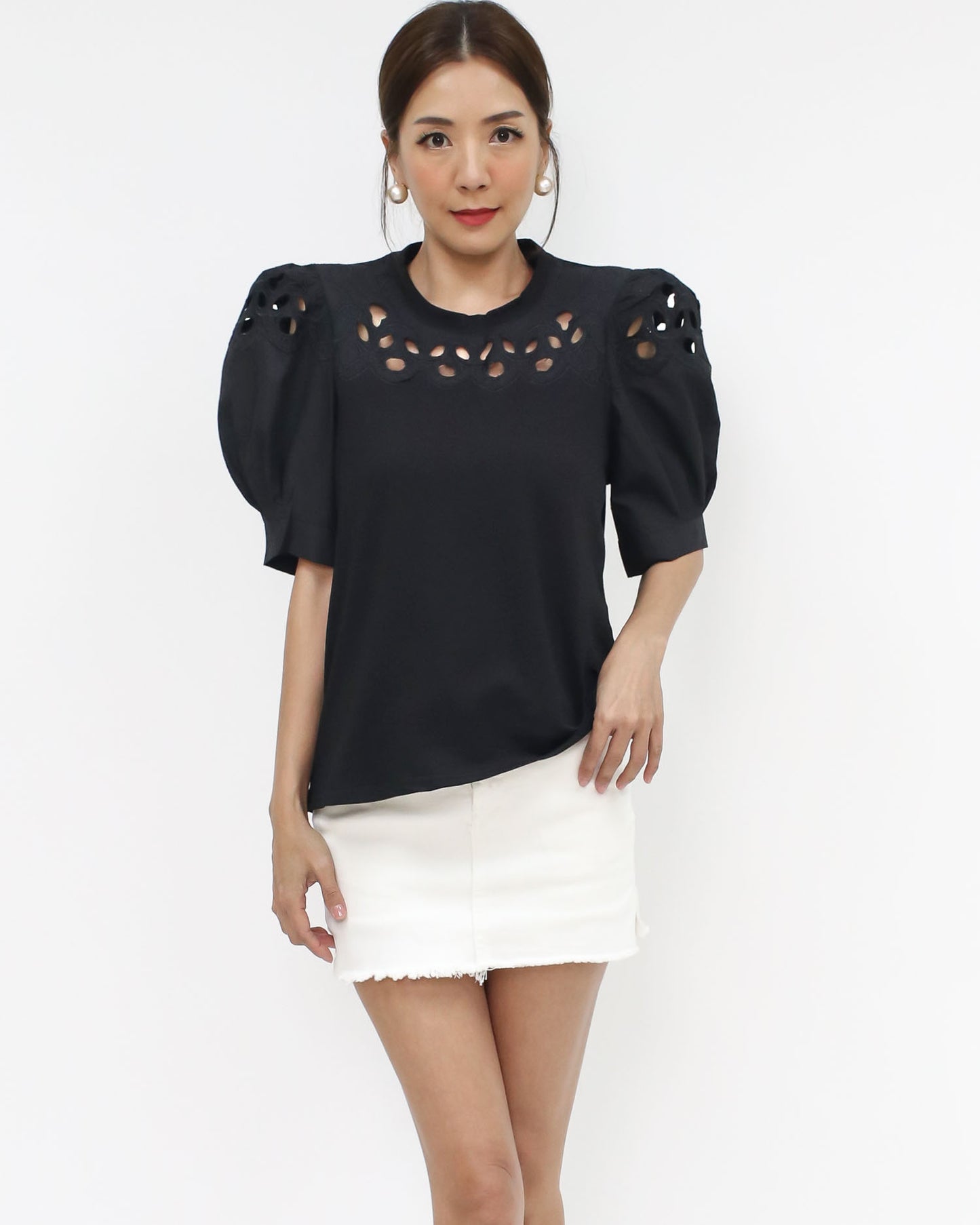 black crochet puff sleeves tee *pre-order*