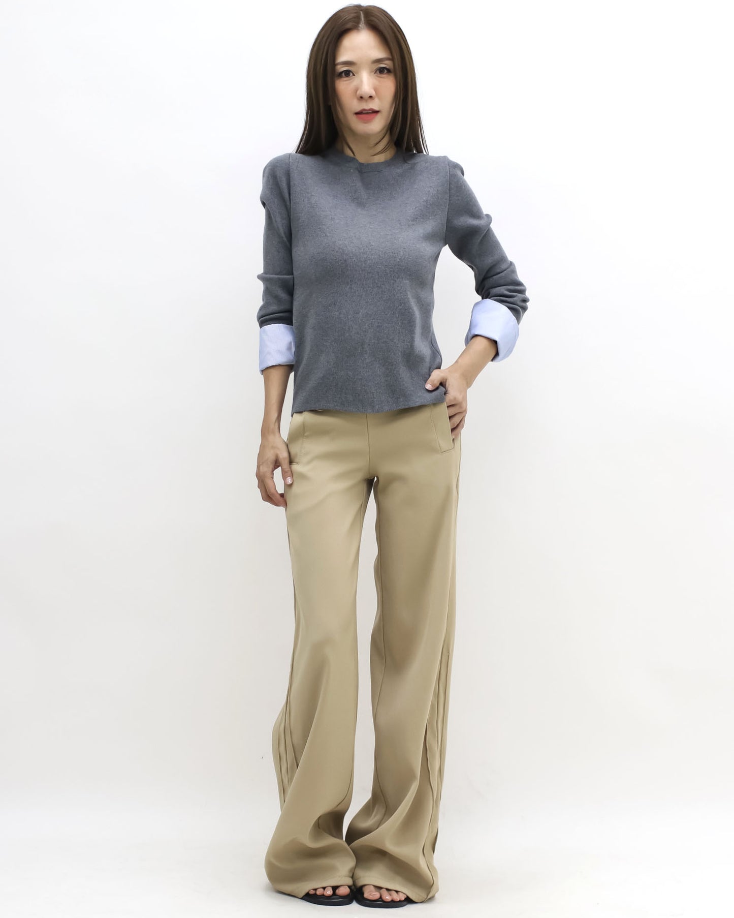 grey w/ blue shirt cuffs knitted top