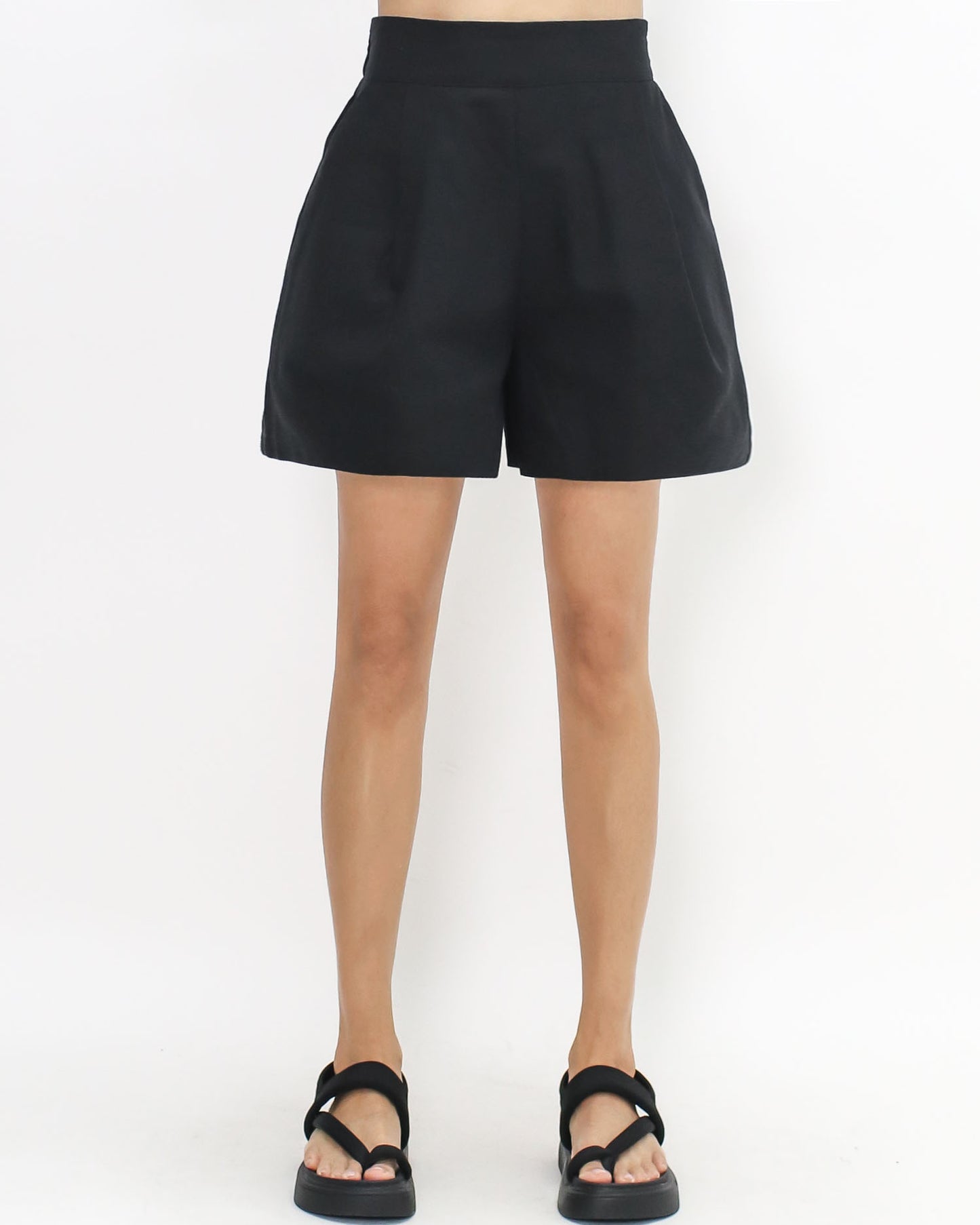 black linen pockets shorts *pre-order*