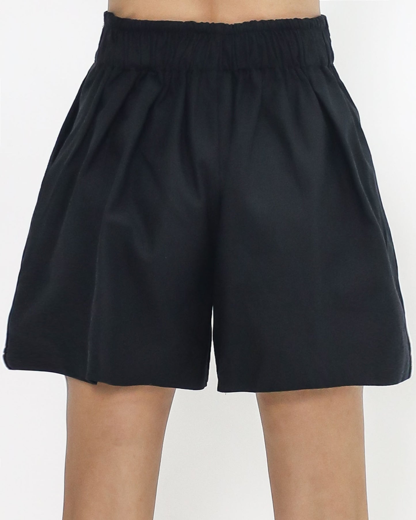 black linen pockets shorts *pre-order*