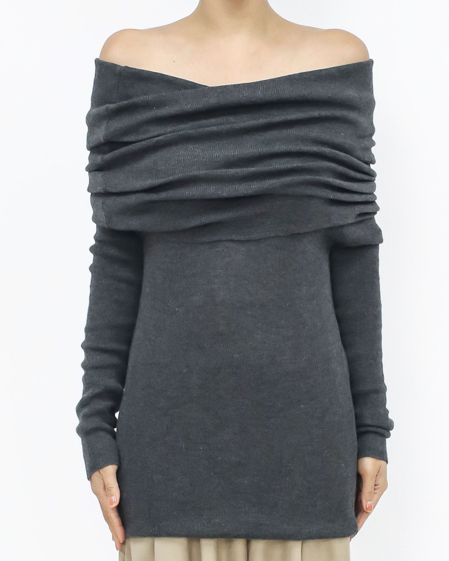 charcoal grey off shoulders knitted top