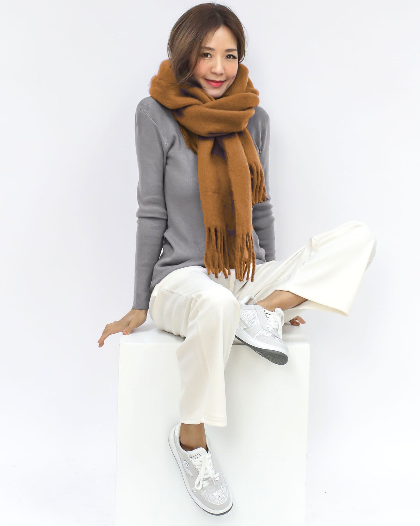 beige wool-blended tassels scarf *pre-order*