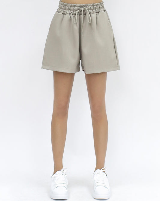 beige drawstring pockets shorts *pre-order*