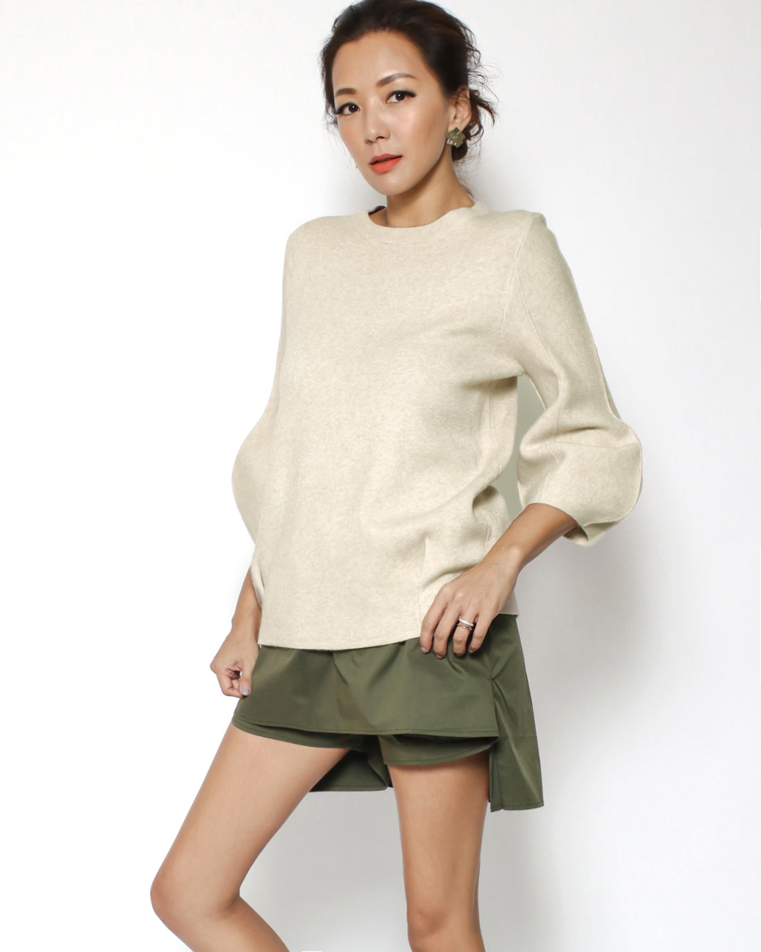 beige oat balloon sleeves knitted top *pre-order*