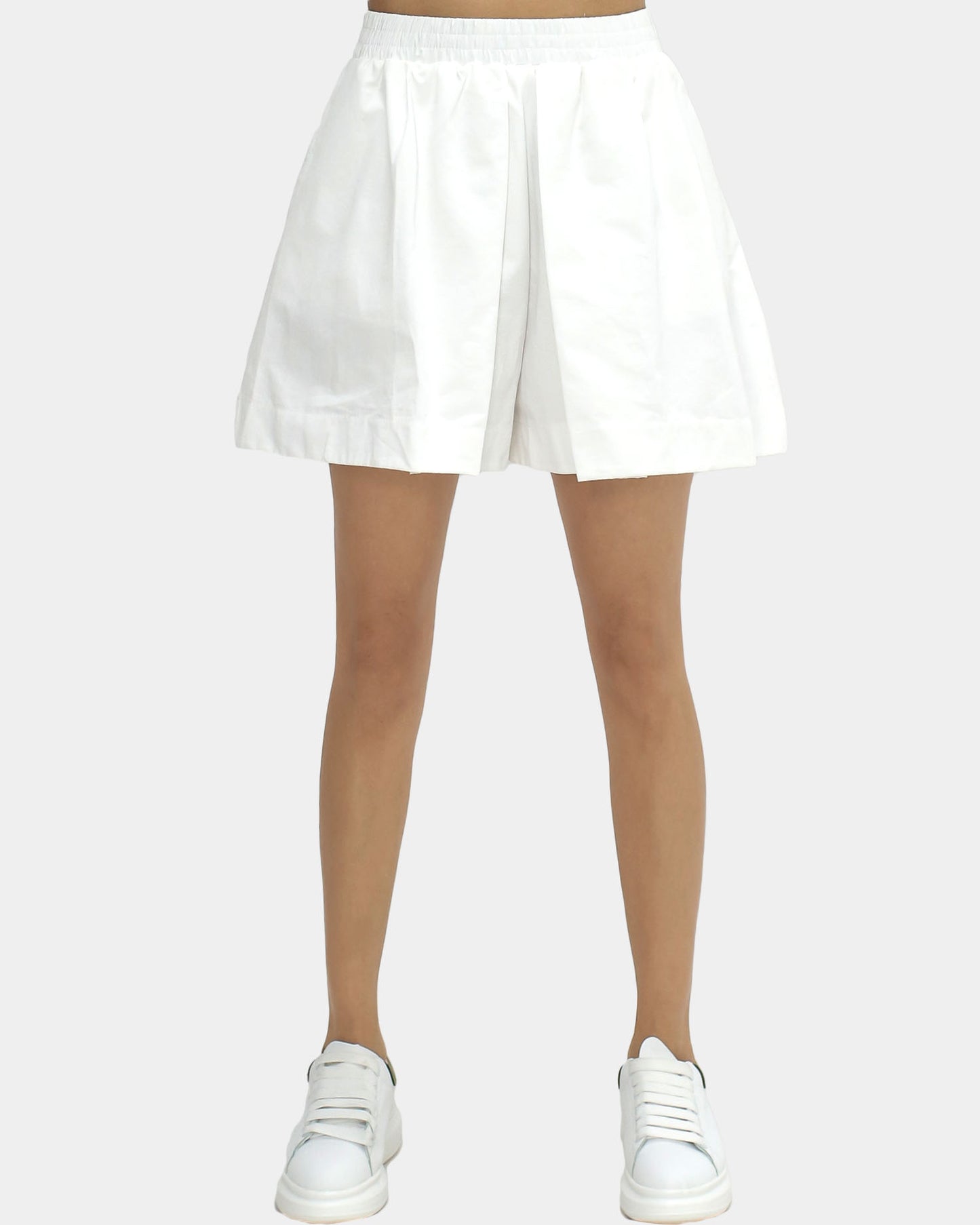 ivory pleats front shorts *pre-order*