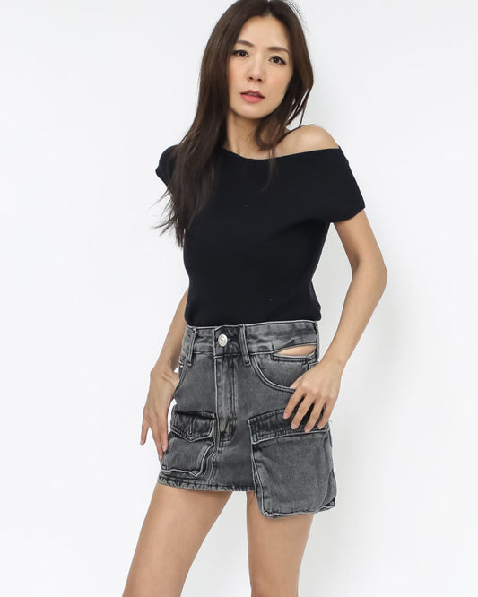 black casual knitted top
