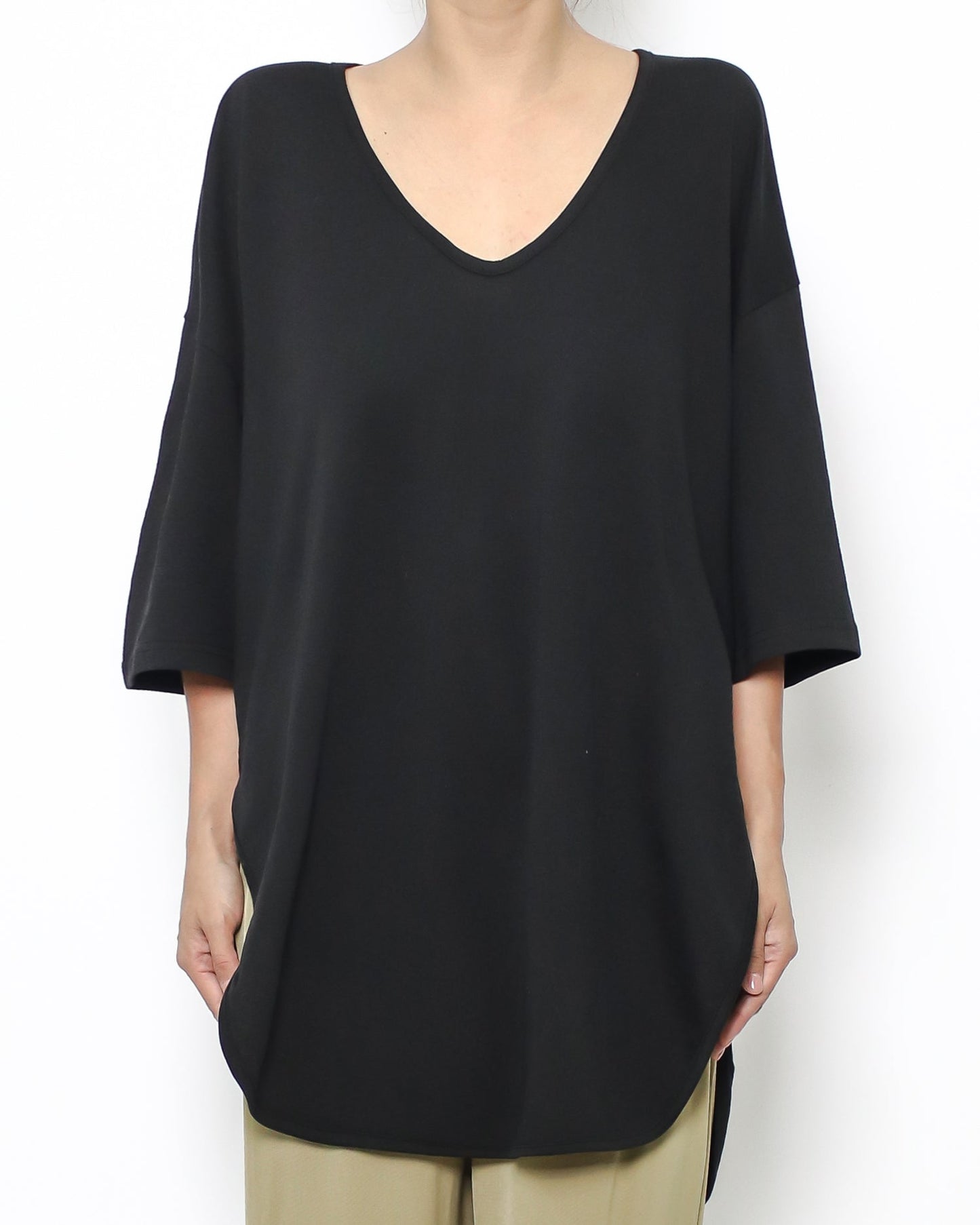 black V neck longline tee