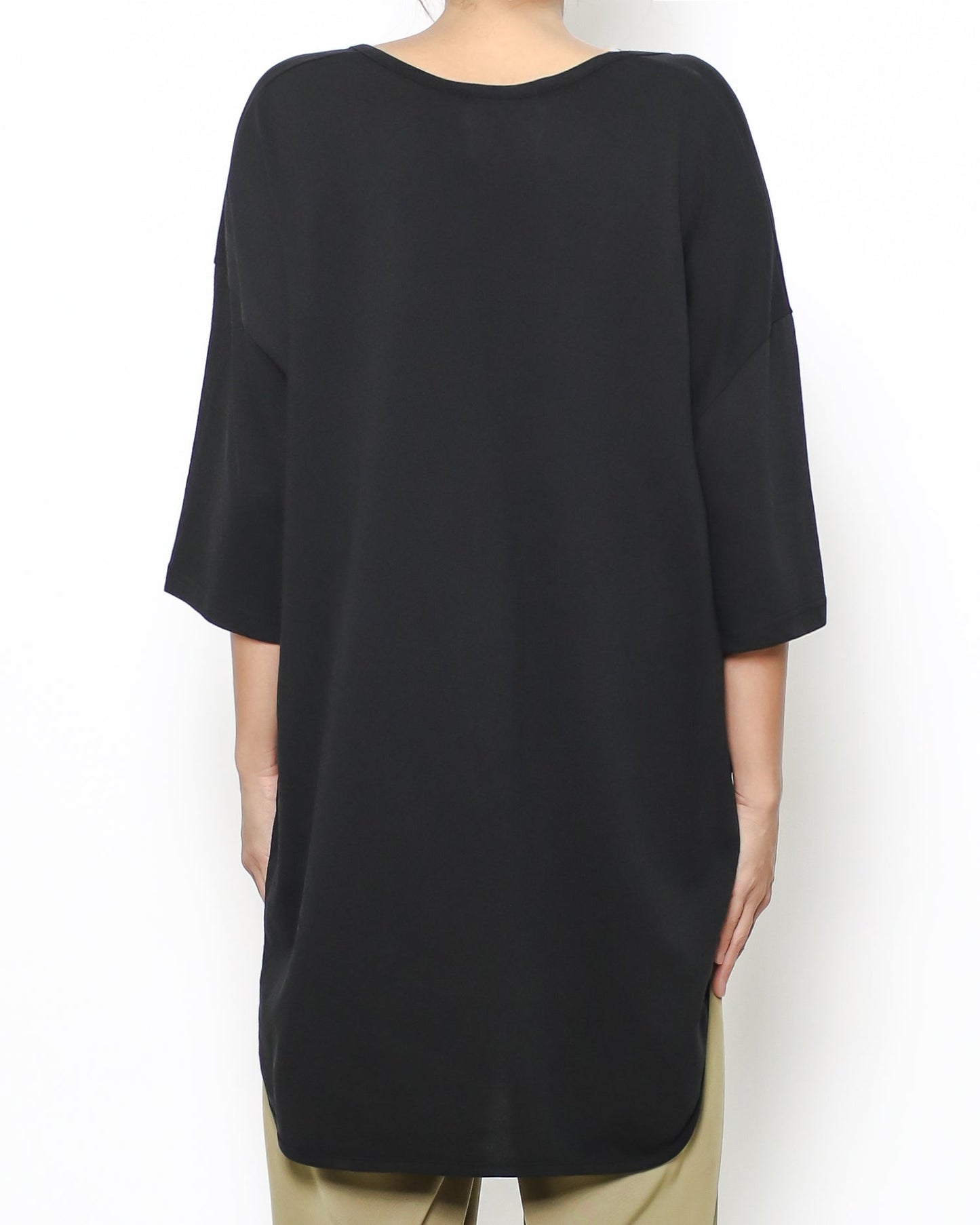 black V neck longline tee