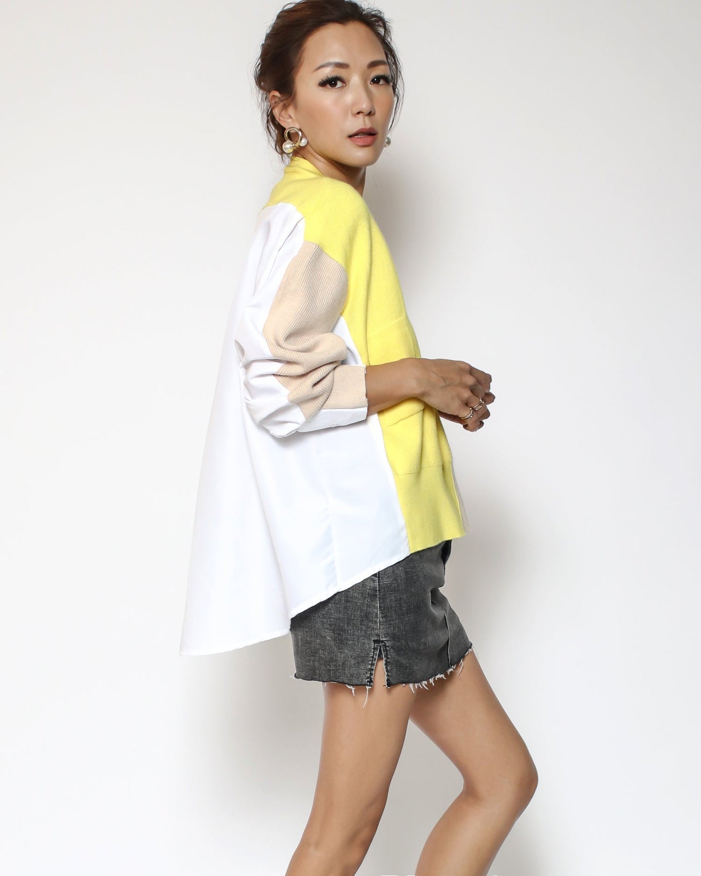 beige & yellow knitted with white shirt back contrast top *pre-orde*