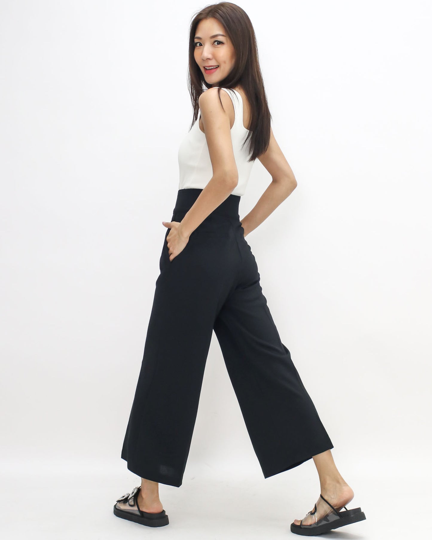 black cropped straight leg pants *pre-order*