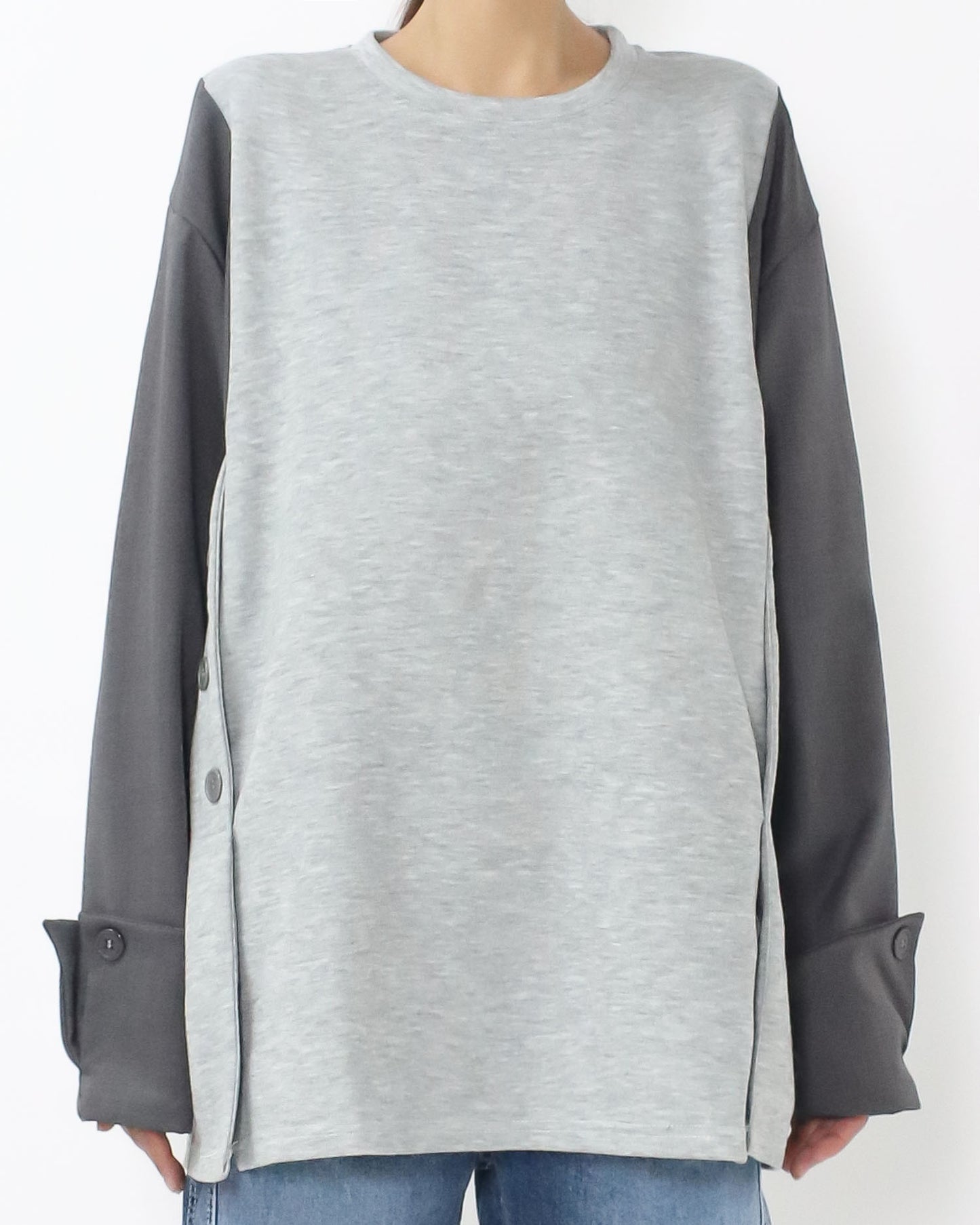 grey w/ dark grey shirt sleeves fleece top *pre-order*