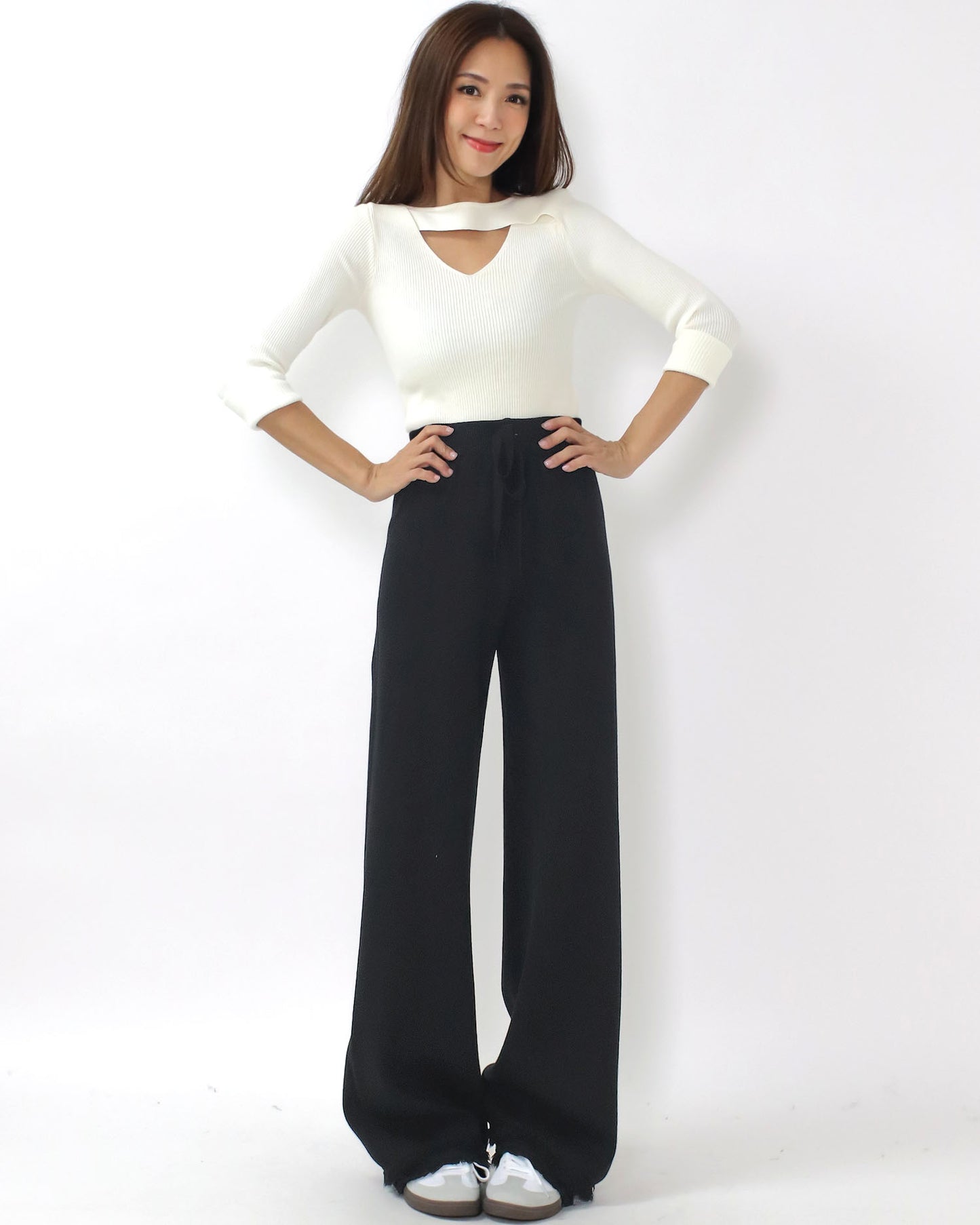 black tassel hem straight knitted pants *pre-order*