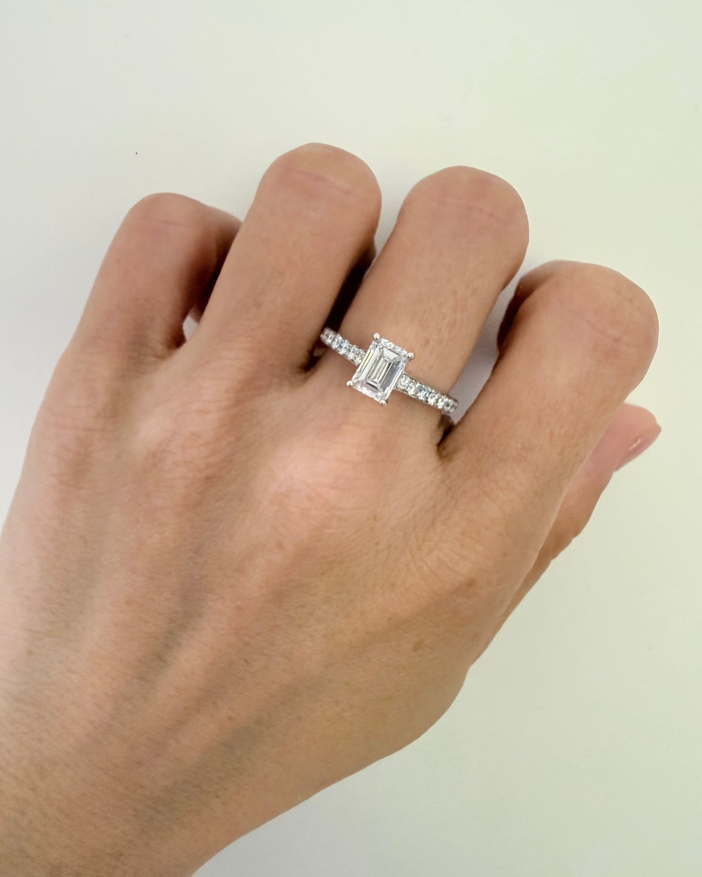 GAL 1ct emerald halo lab-grown diamond alloy ring