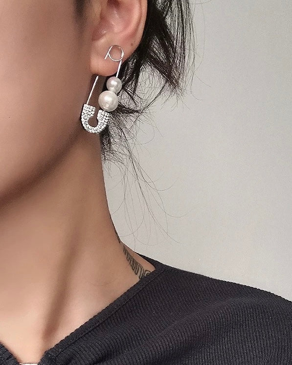sliver pearls pin shape diamond earring