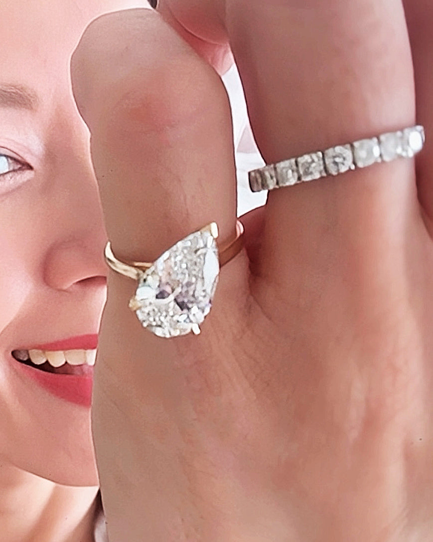 GAL 2.5ct pear lab-diamond ring