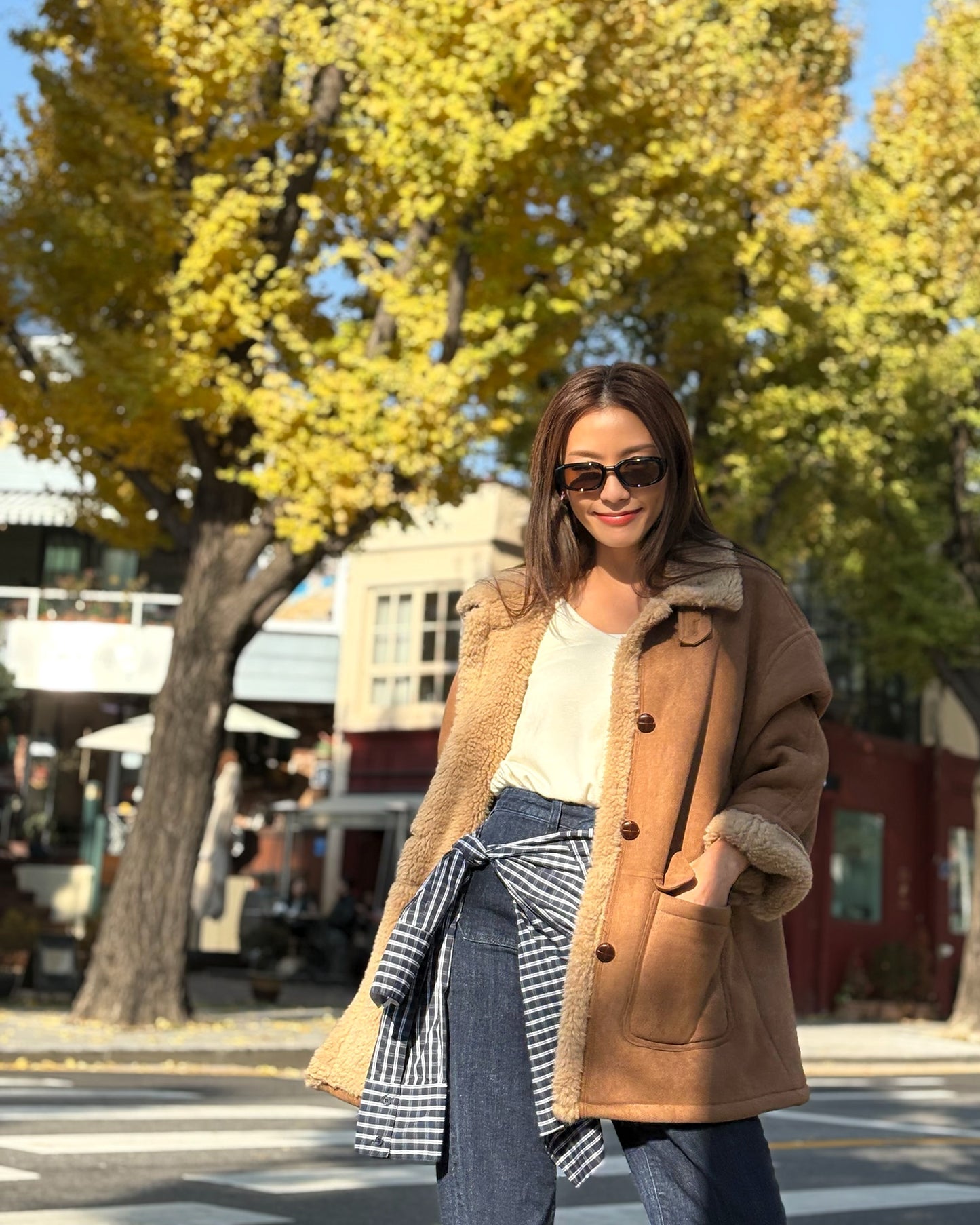 beige faux suede w/ fur inner reversible jacket *pre-order*