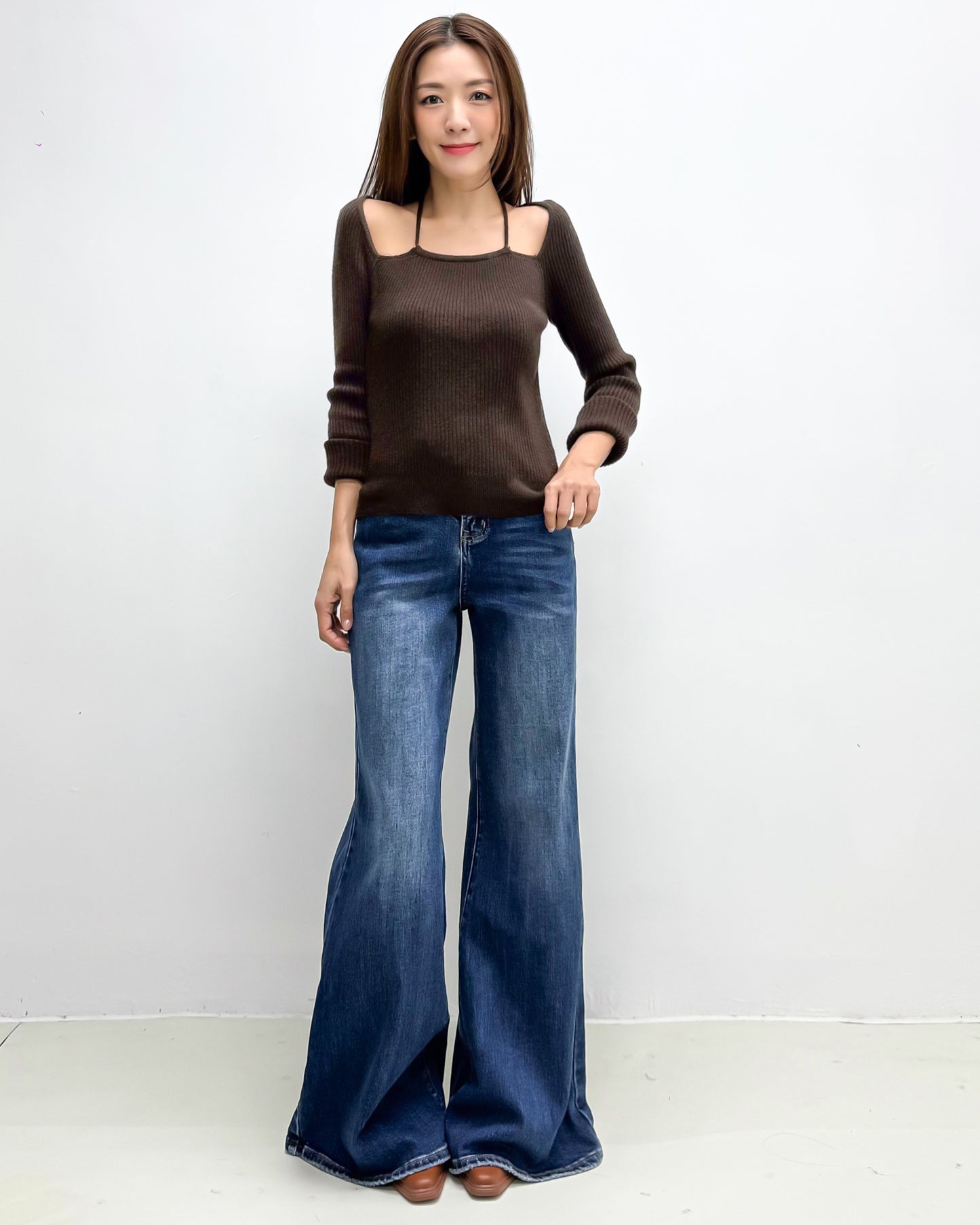 brown halter neck tie-up knitted top