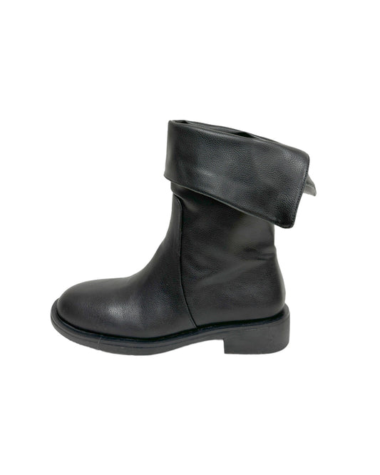 black leather fold over boots - 35, 37