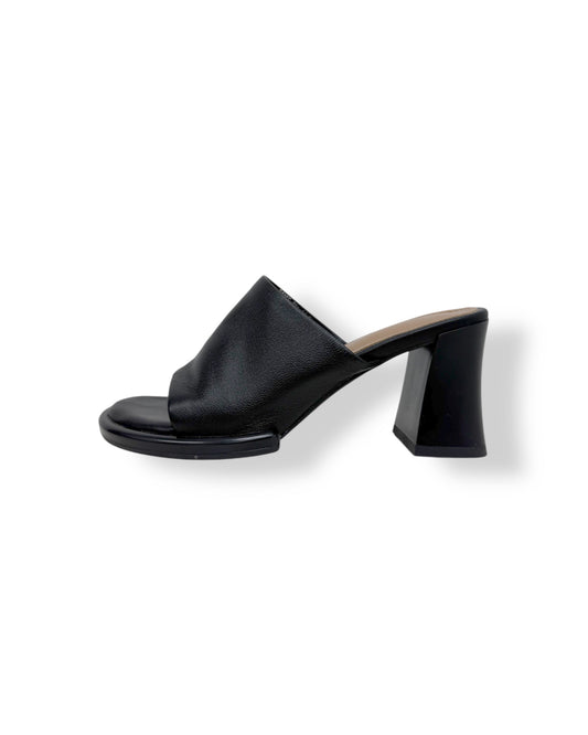 black leather high heels *pre-order*