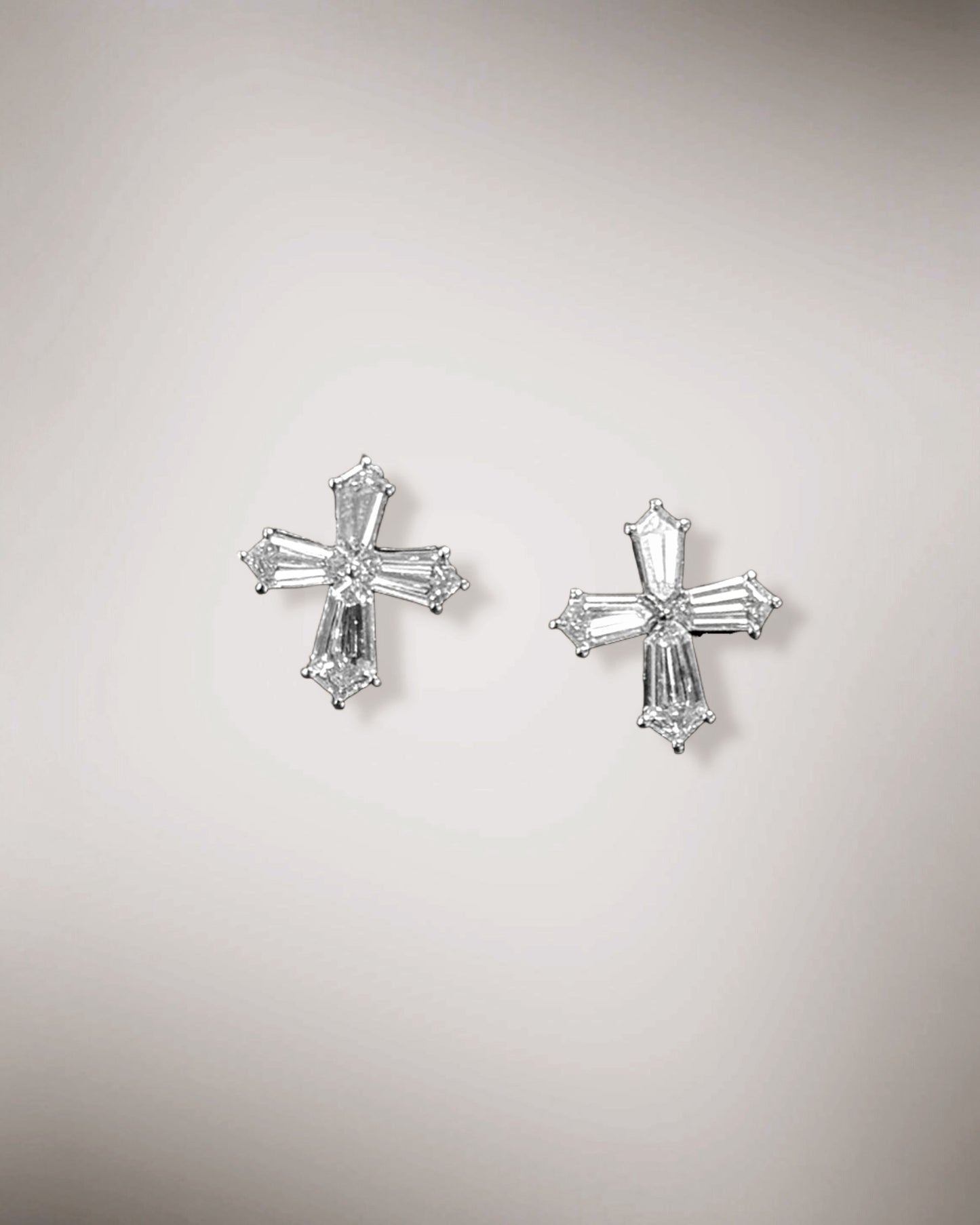 GAL geometric cross shape lab-grown diamond earrings