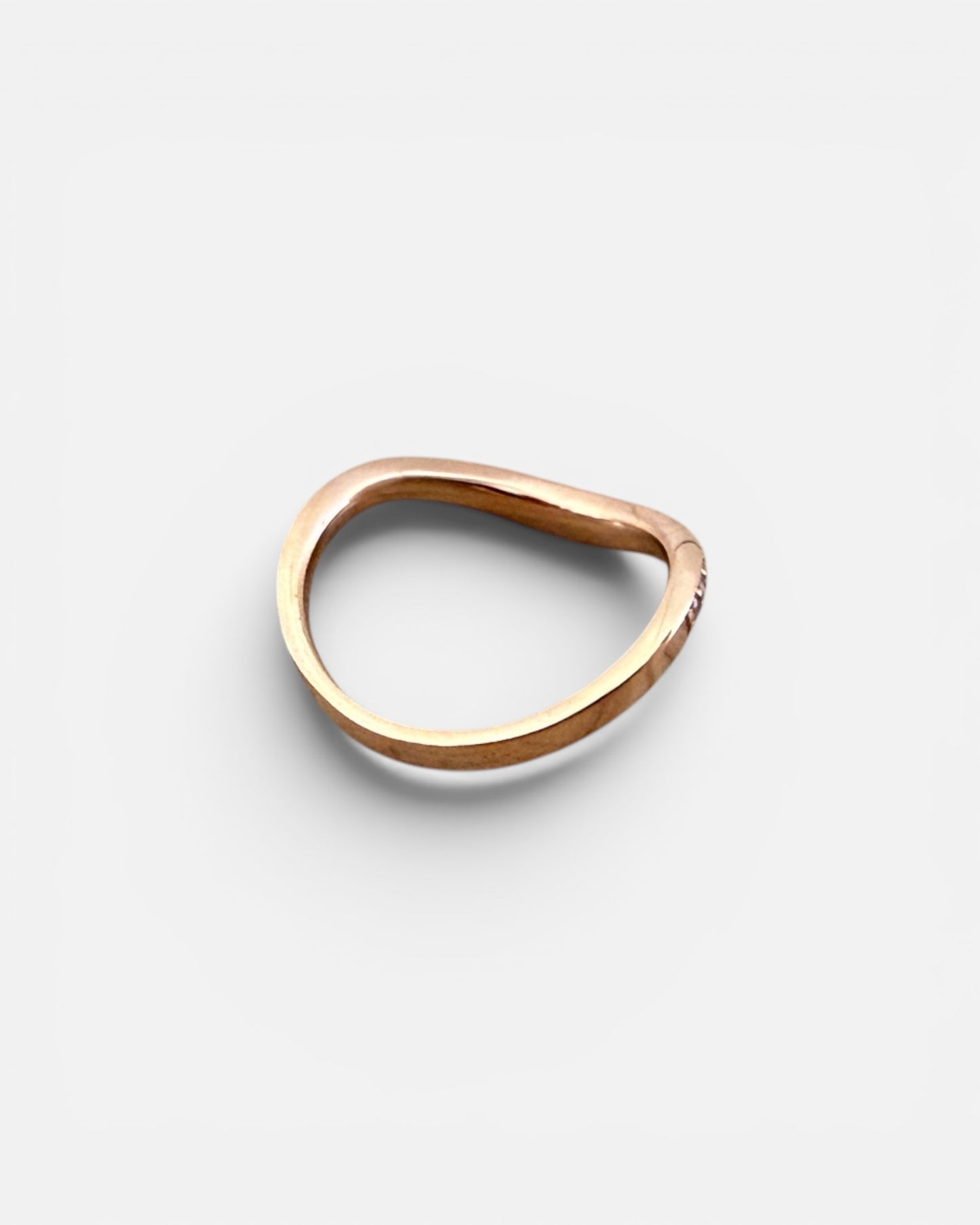 GAL pink curve lab-grown diamond ring